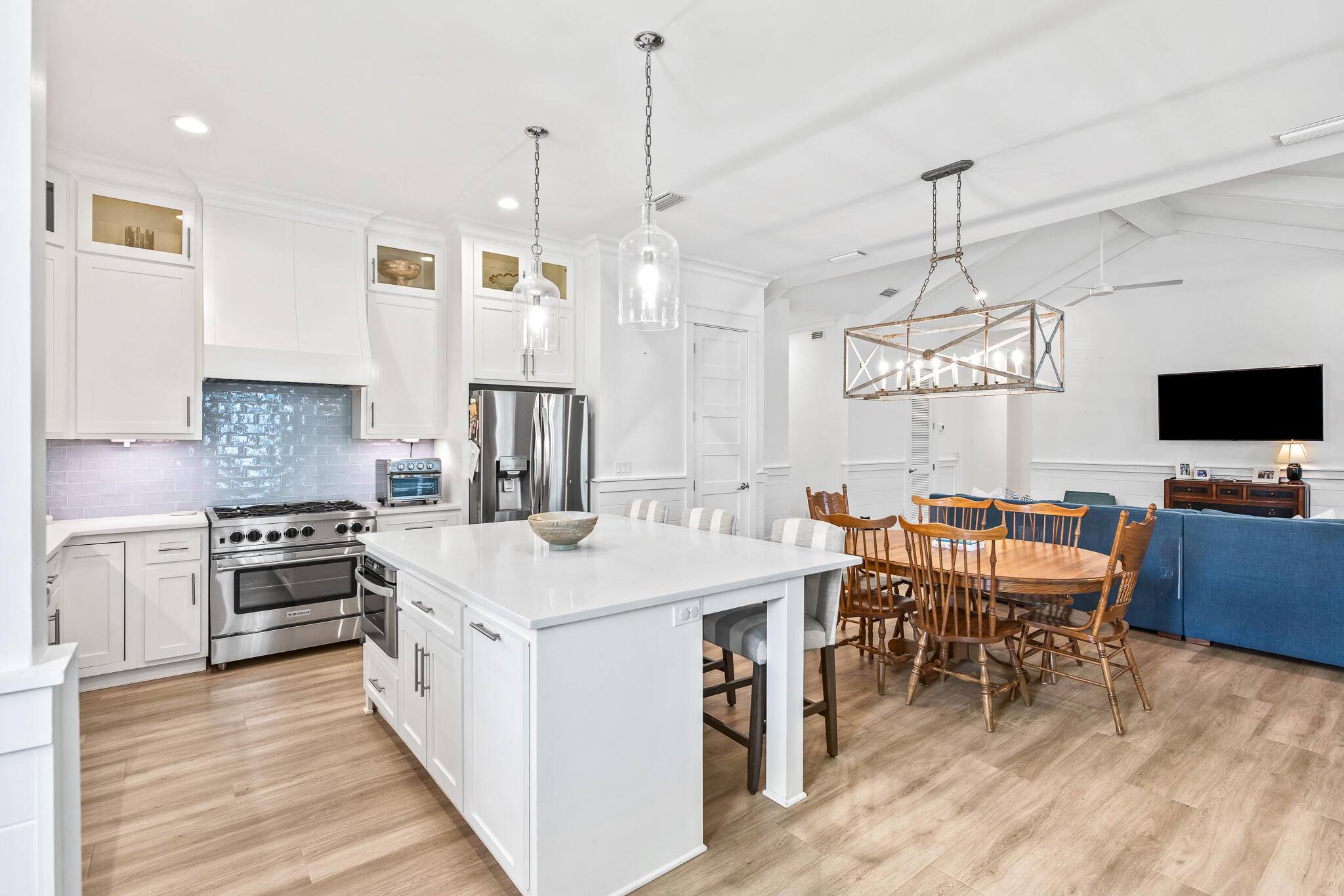 MAGNOLIA BEACH - Residential