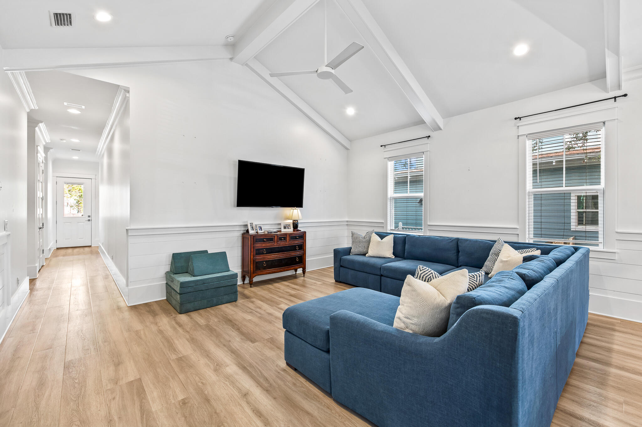 MAGNOLIA BEACH - Residential