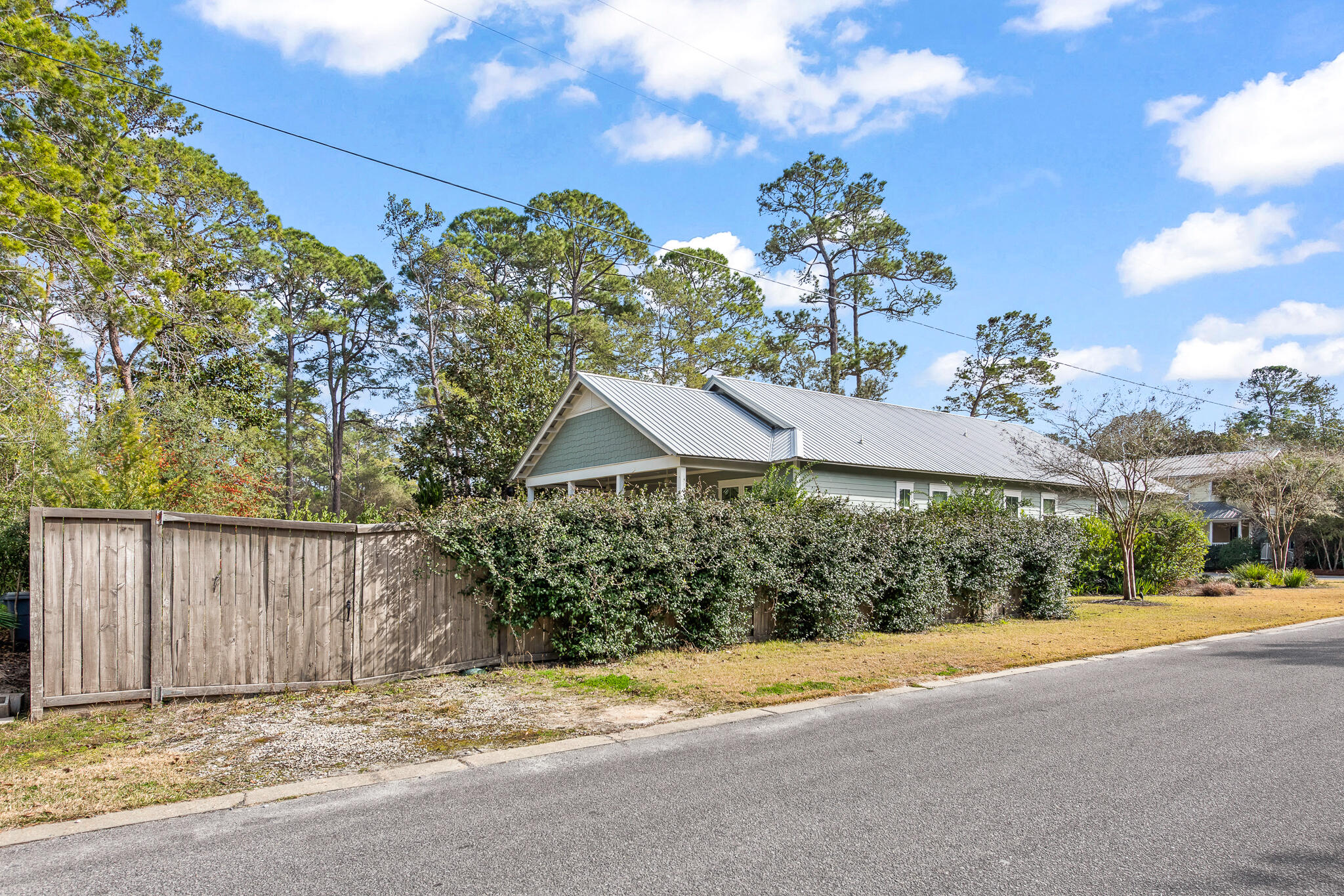 MAGNOLIA BEACH - Residential