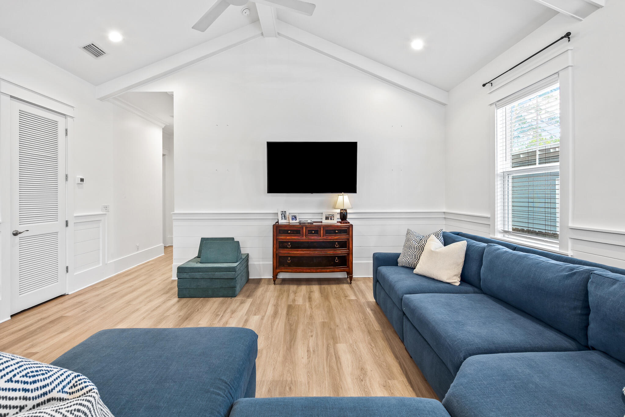 MAGNOLIA BEACH - Residential