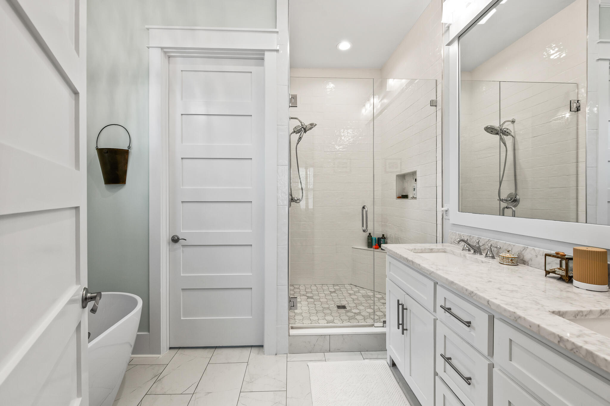 MAGNOLIA BEACH - Residential