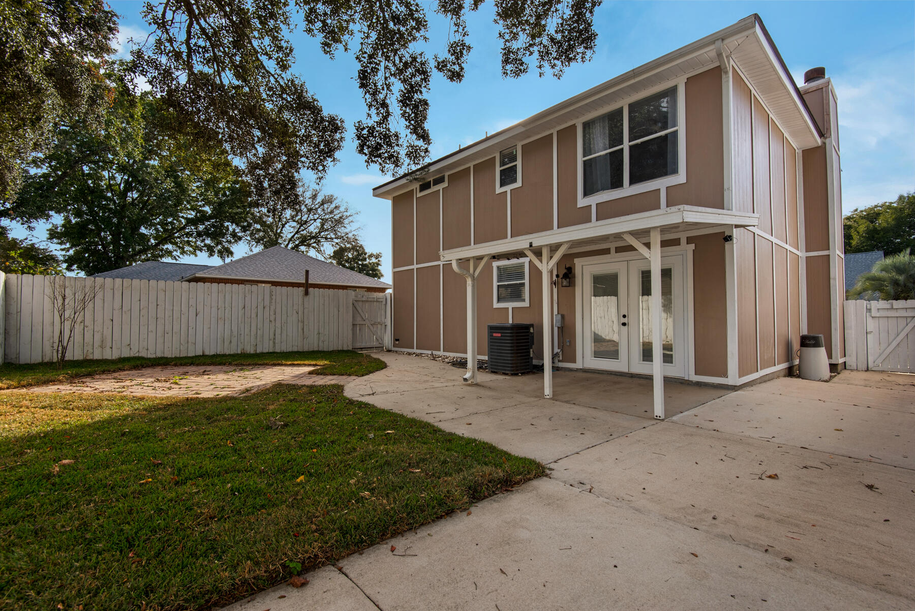 BRITTS MANOR S/D - Residential Lease