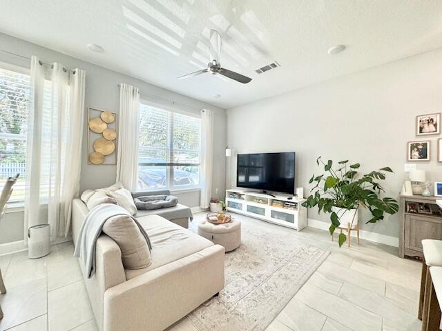 HELMS & ALLEN S/D LOTS 17 & 18 BLK 3 - Residential Lease