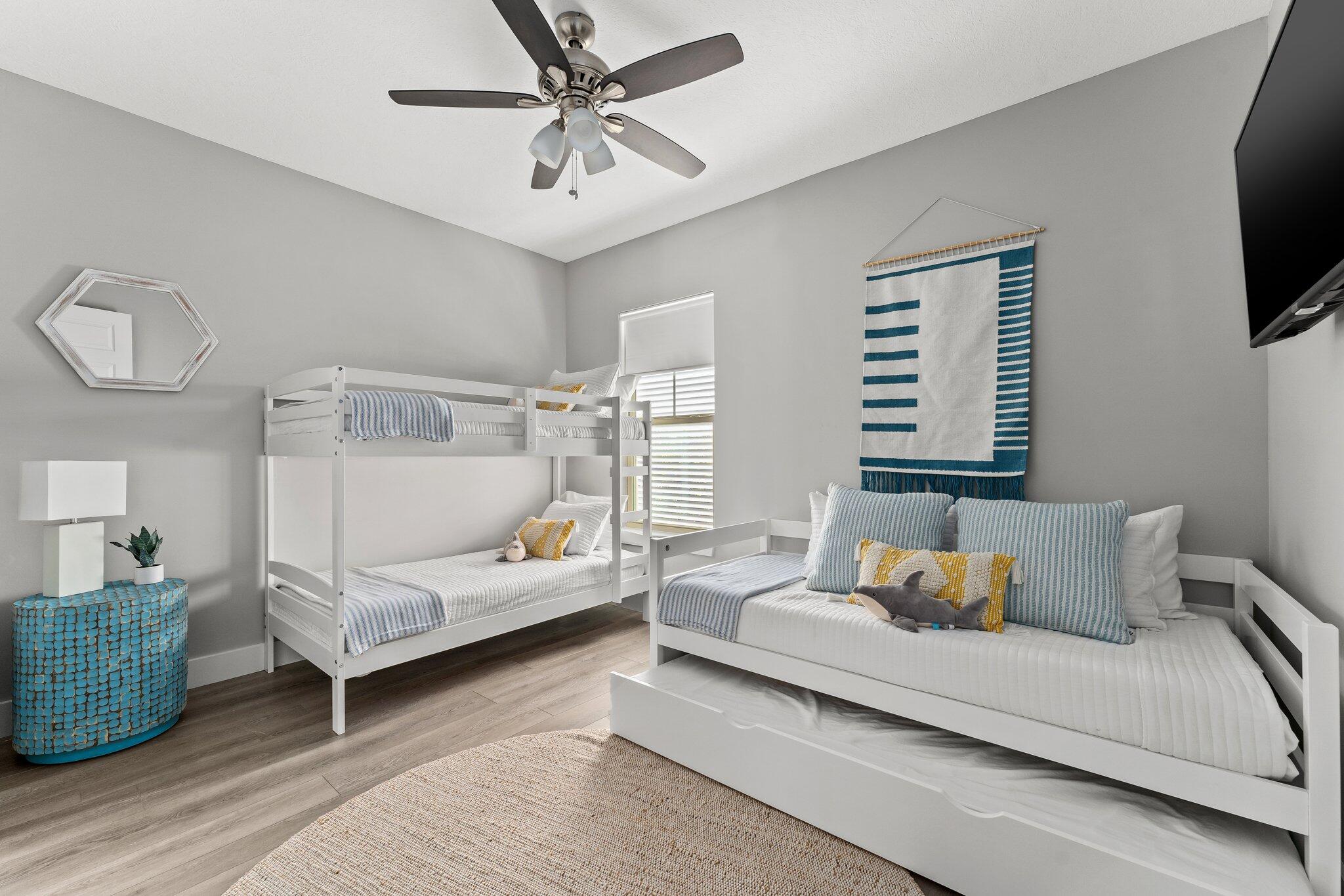 LAGUNA BEACH 8TH ADDN - Residential