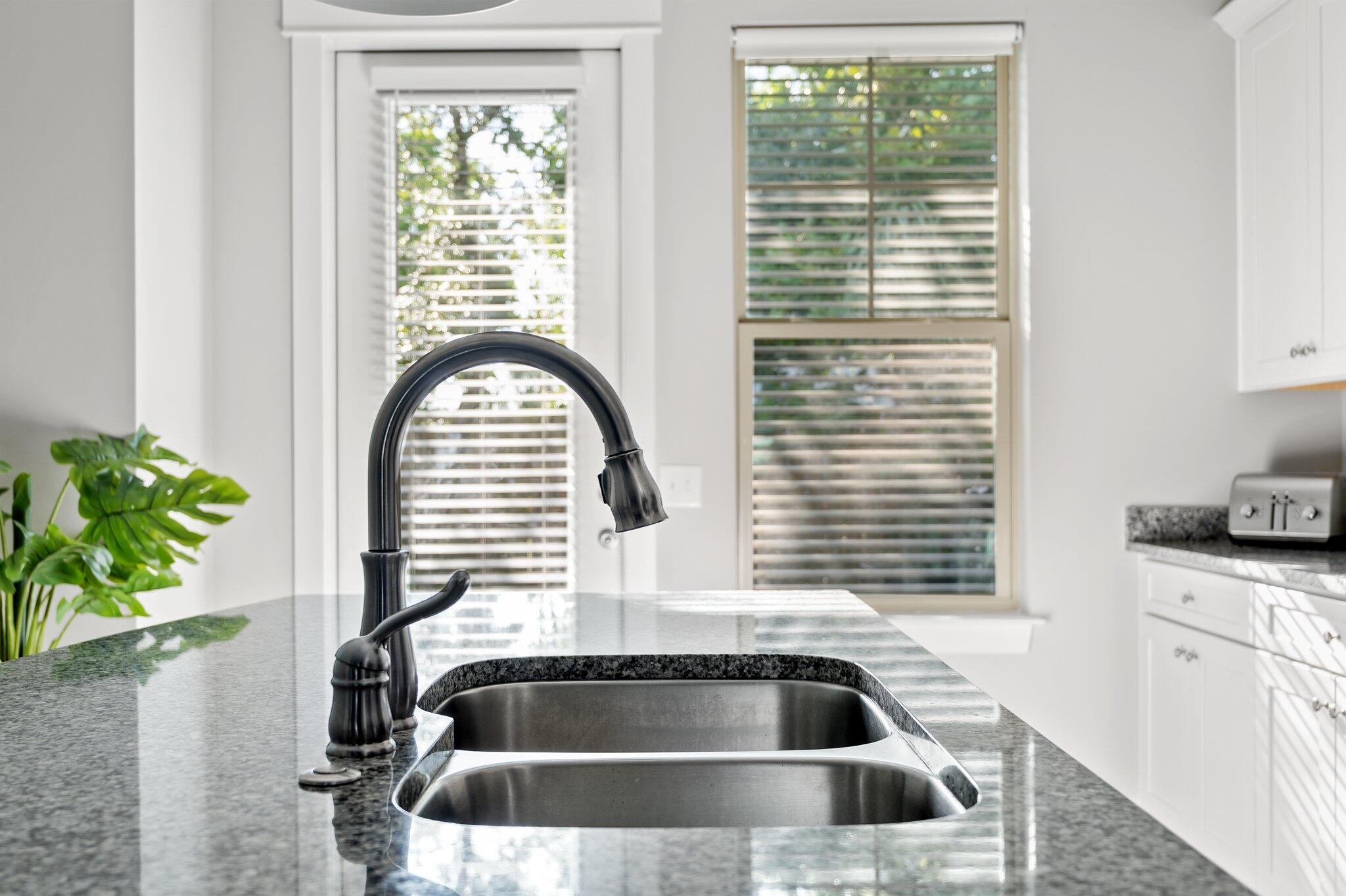 LAGUNA BEACH 8TH ADDN - Residential