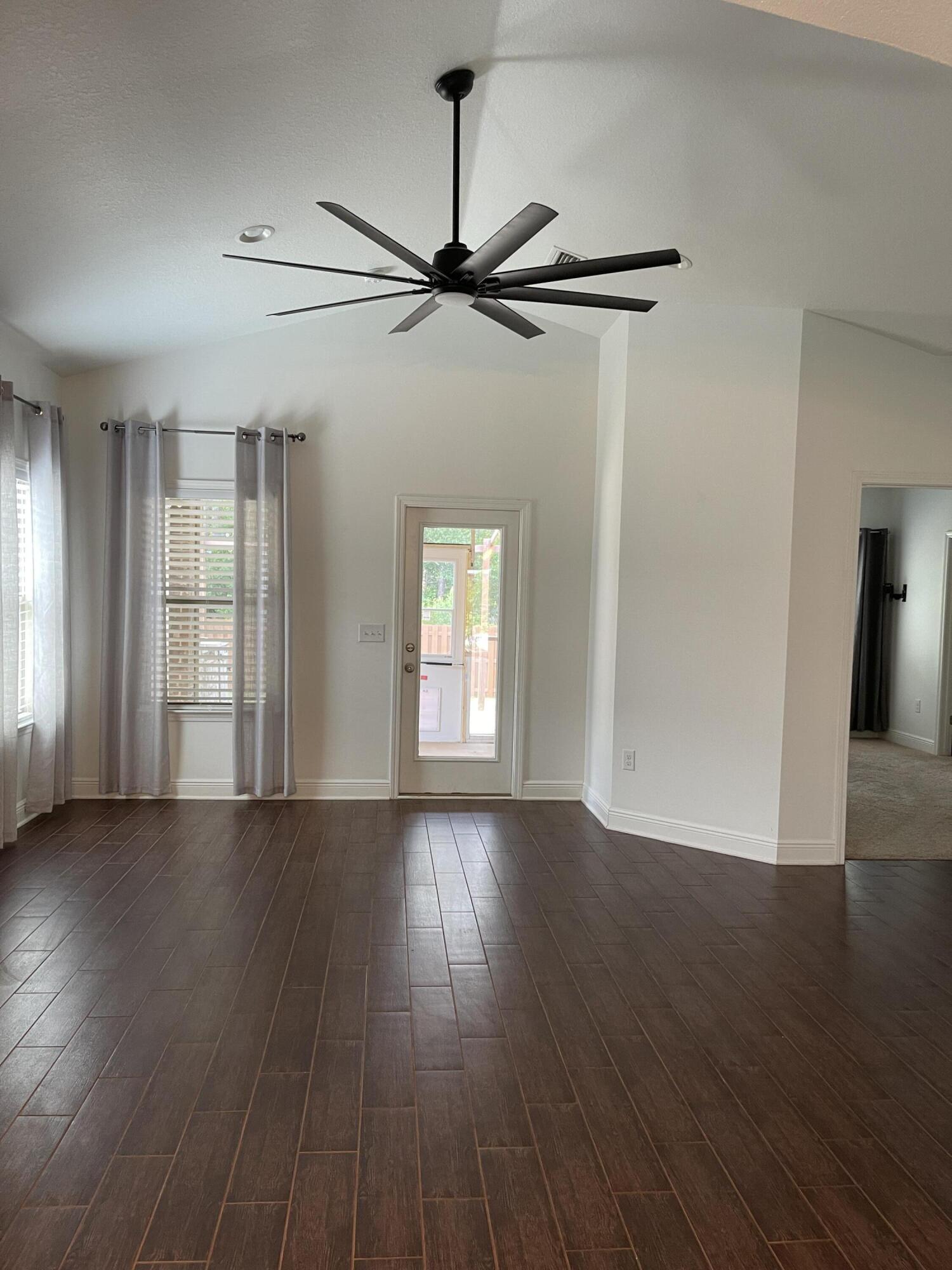 DRIFTWOOD ESTATES - Residential Lease