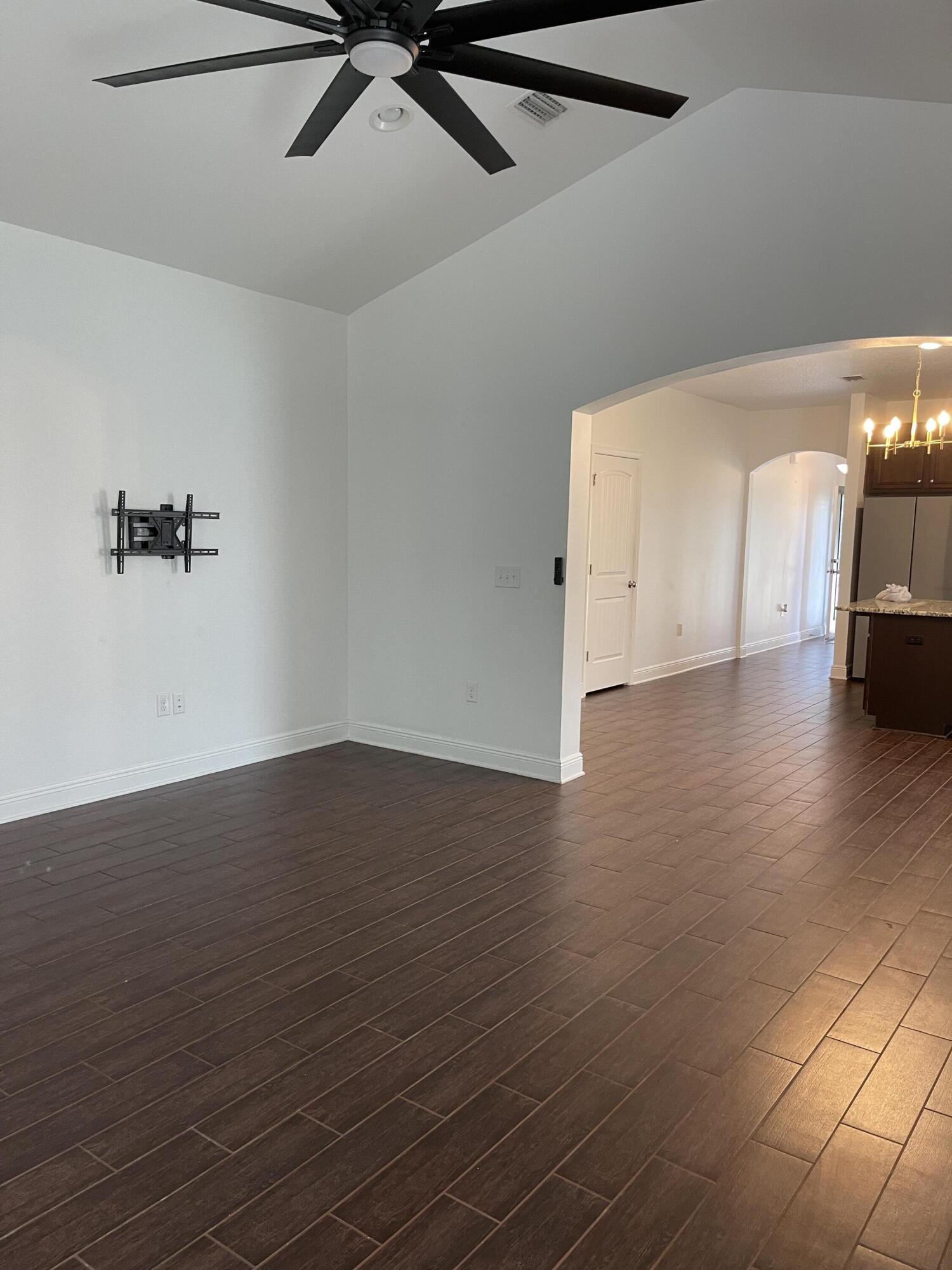 DRIFTWOOD ESTATES - Residential Lease