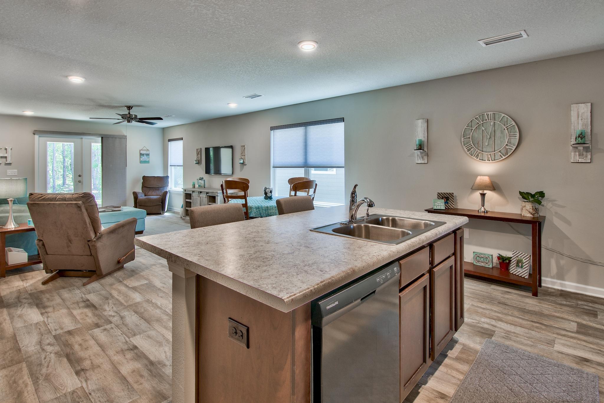 HAMMOCK BAY - Residential