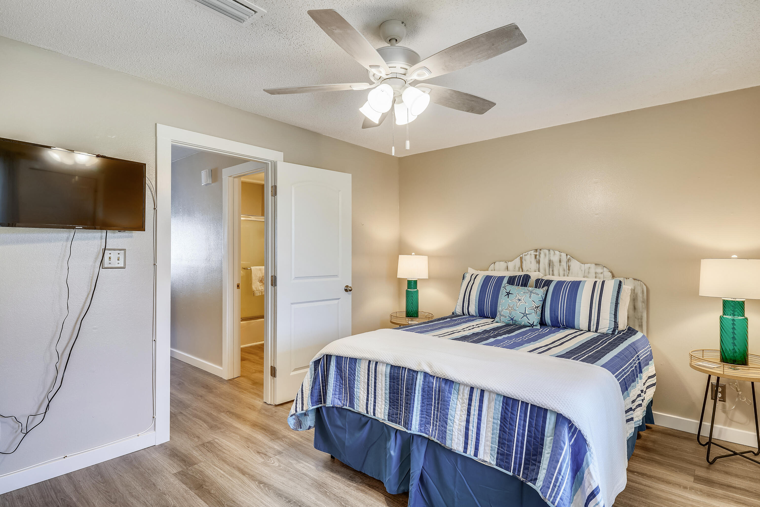 SANDPRINTS CONDO - Residential
