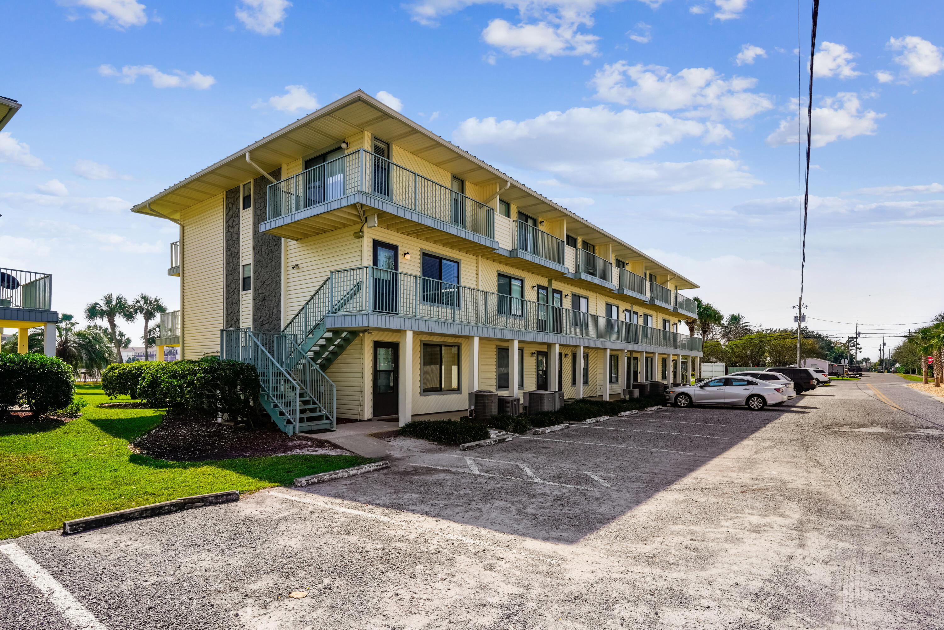 SANDPRINTS CONDO - Residential