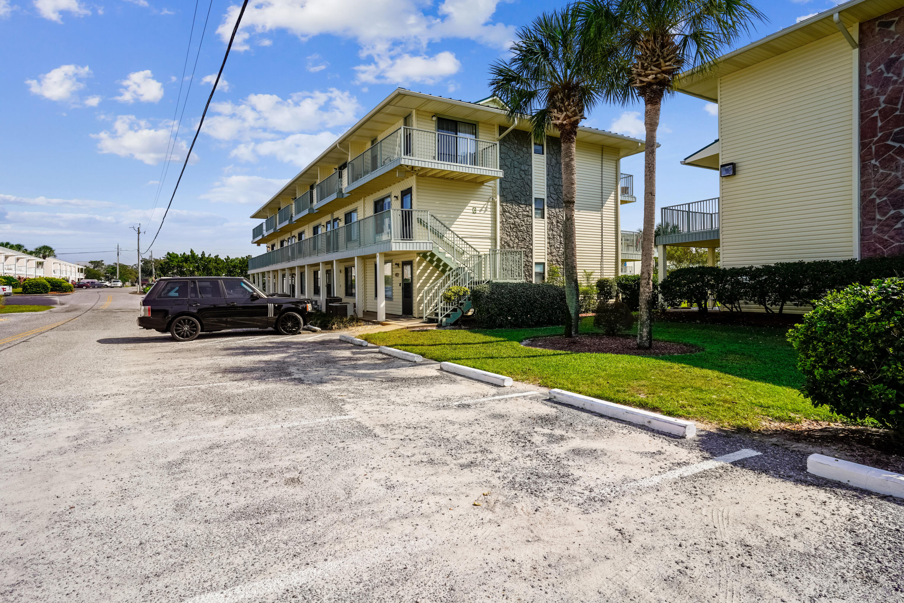 SANDPRINTS CONDO - Residential