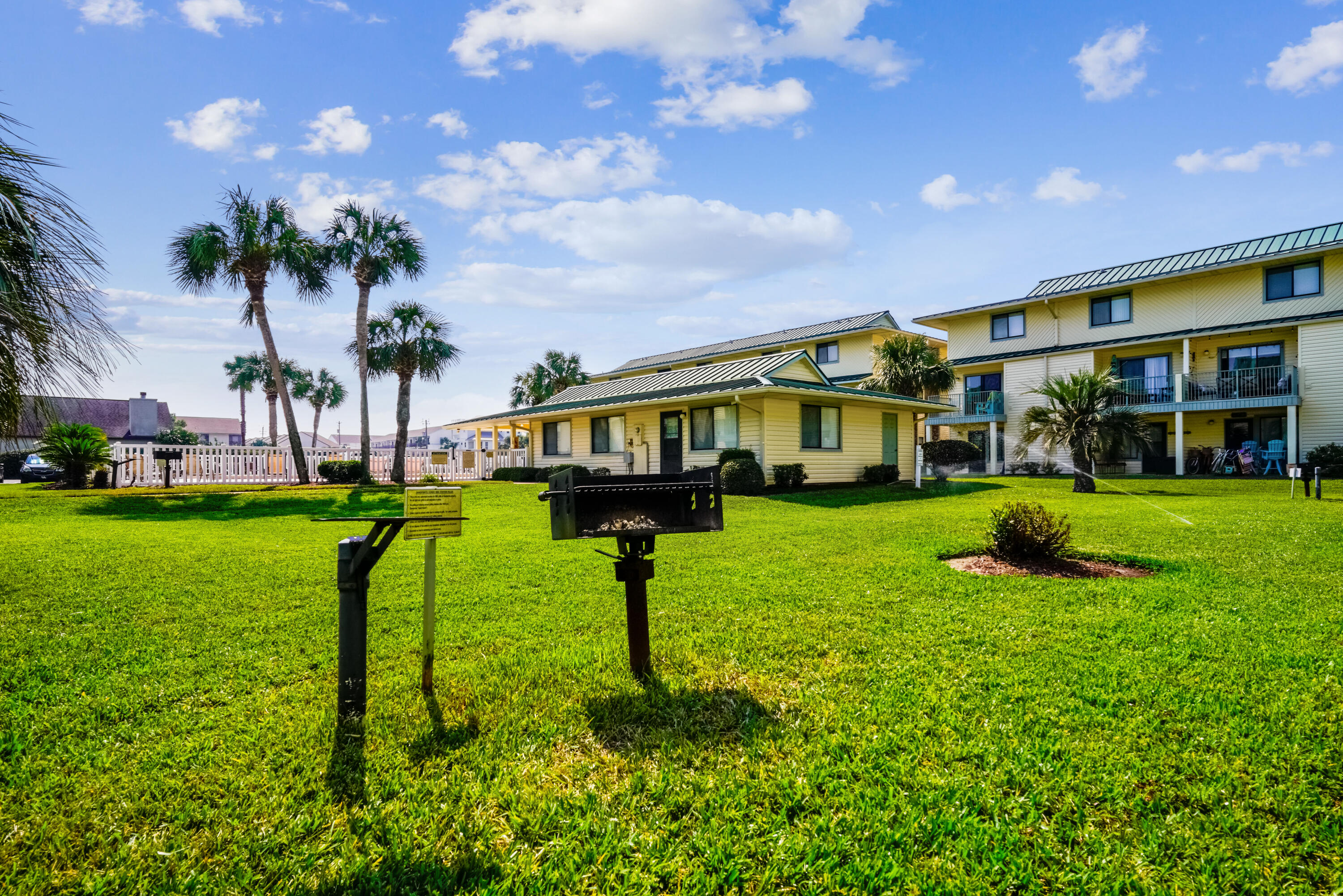 SANDPRINTS CONDO - Residential