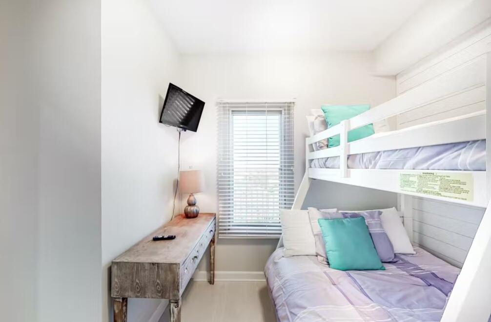 STERLING SHORES - Residential