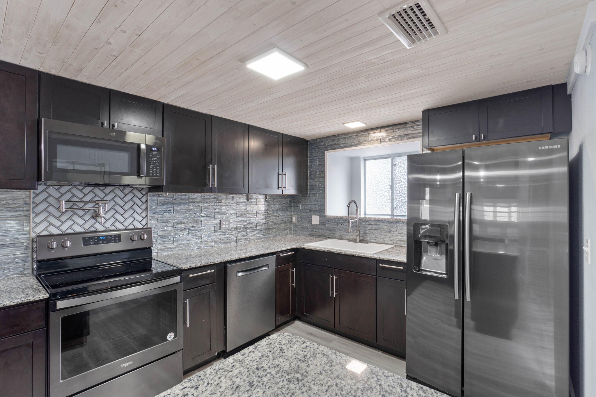 SOUTHWIND 1ST - Residential