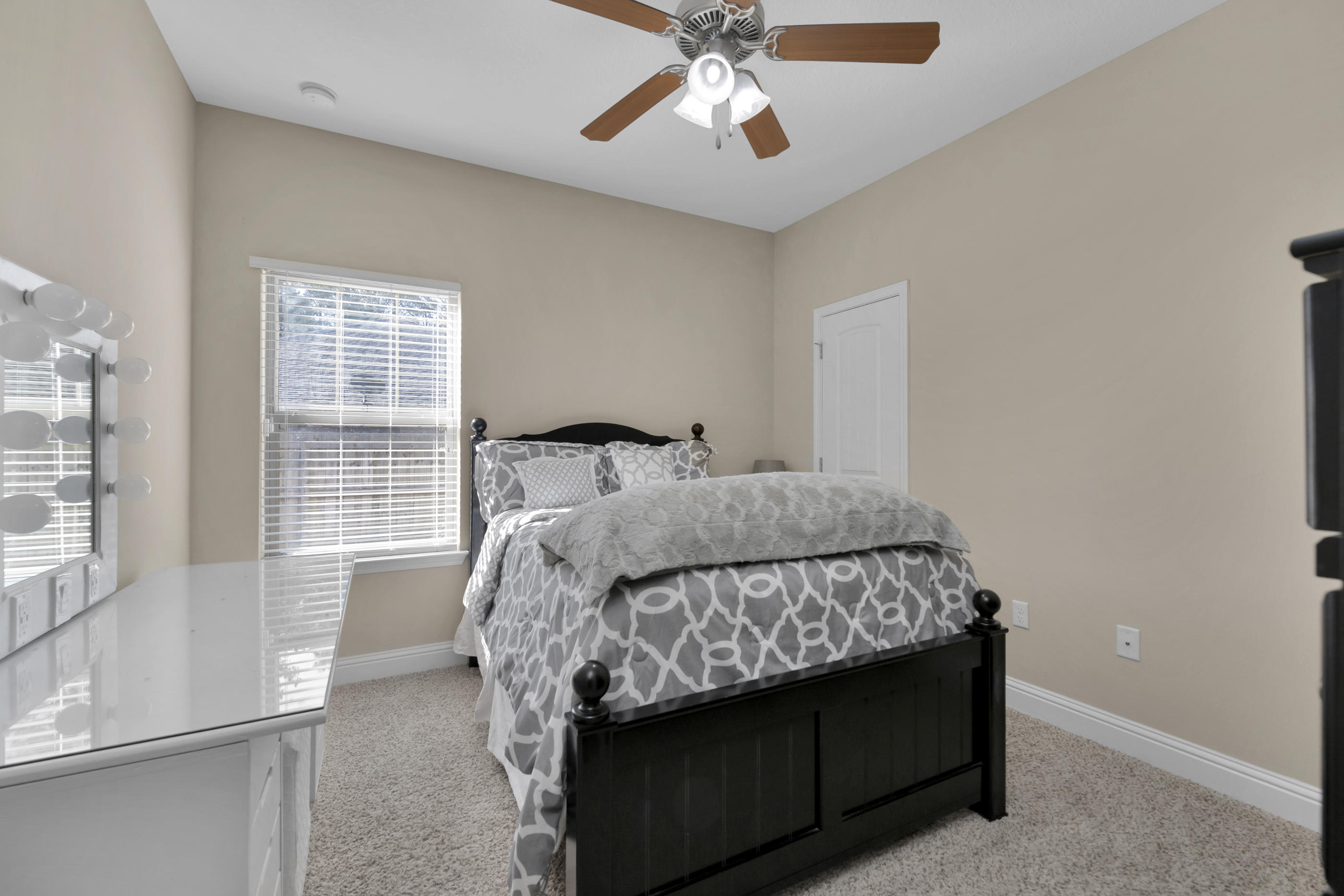 WINDMEADOWS - Residential