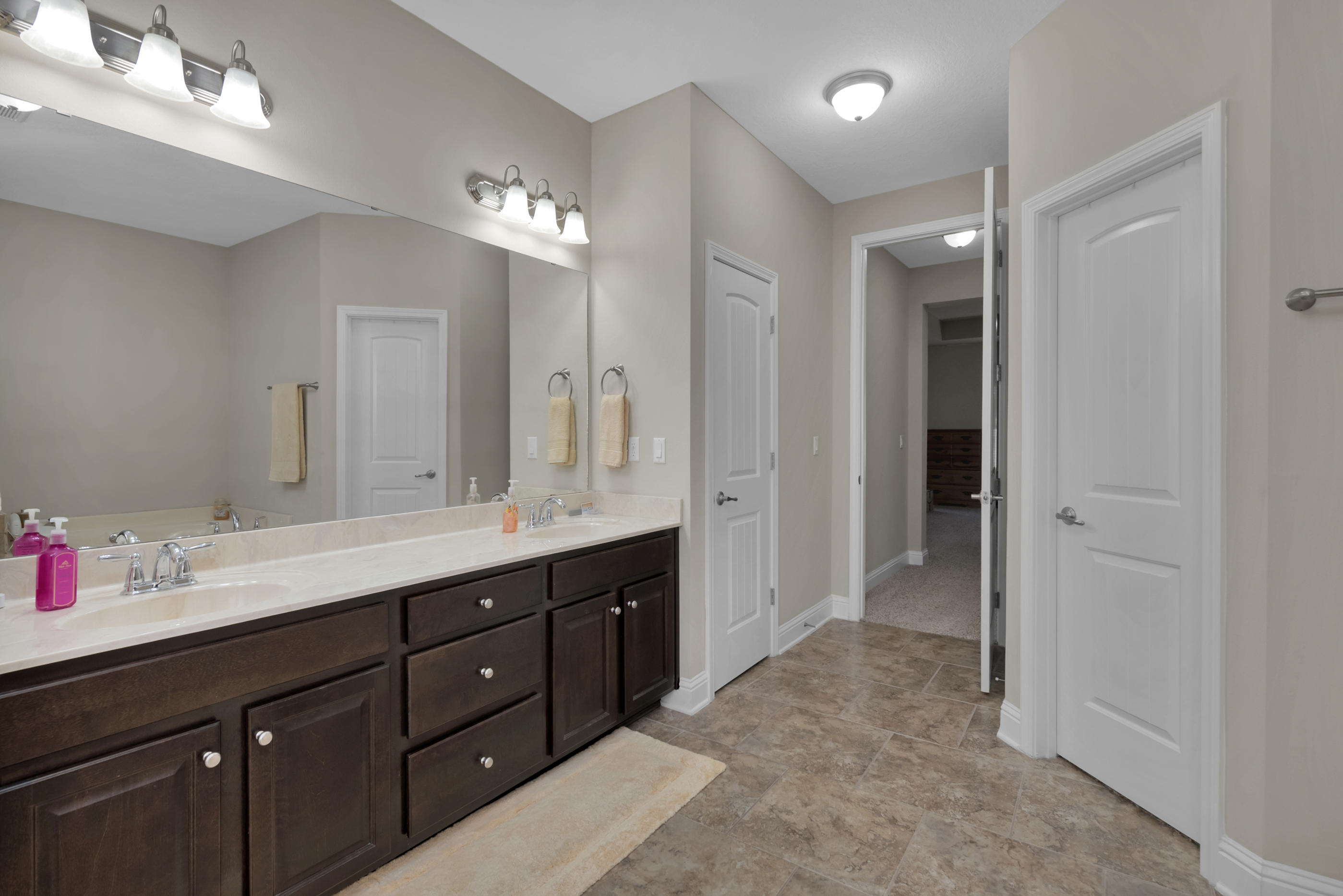 WINDMEADOWS - Residential