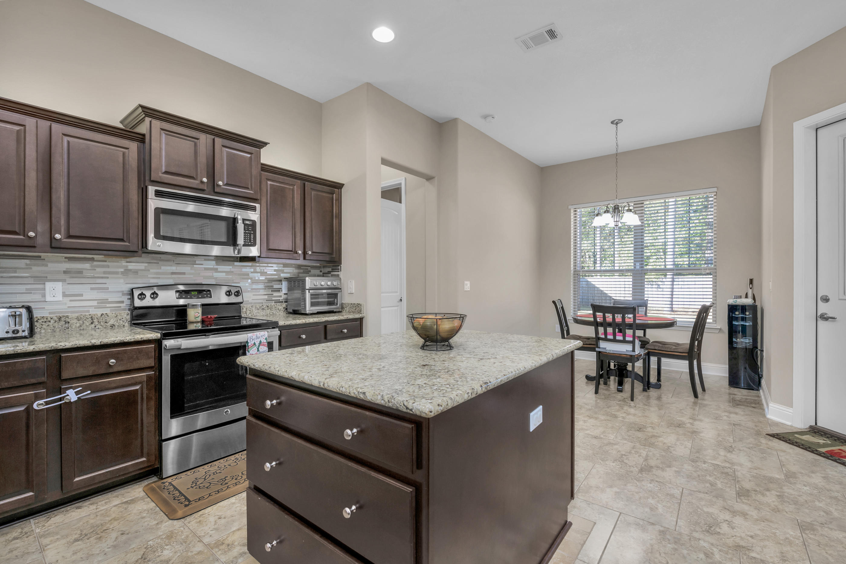 WINDMEADOWS - Residential