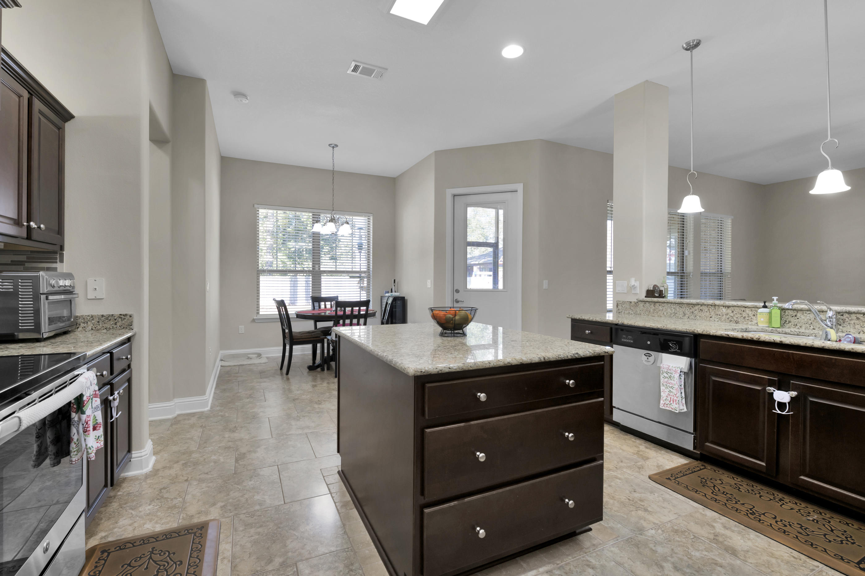 WINDMEADOWS - Residential