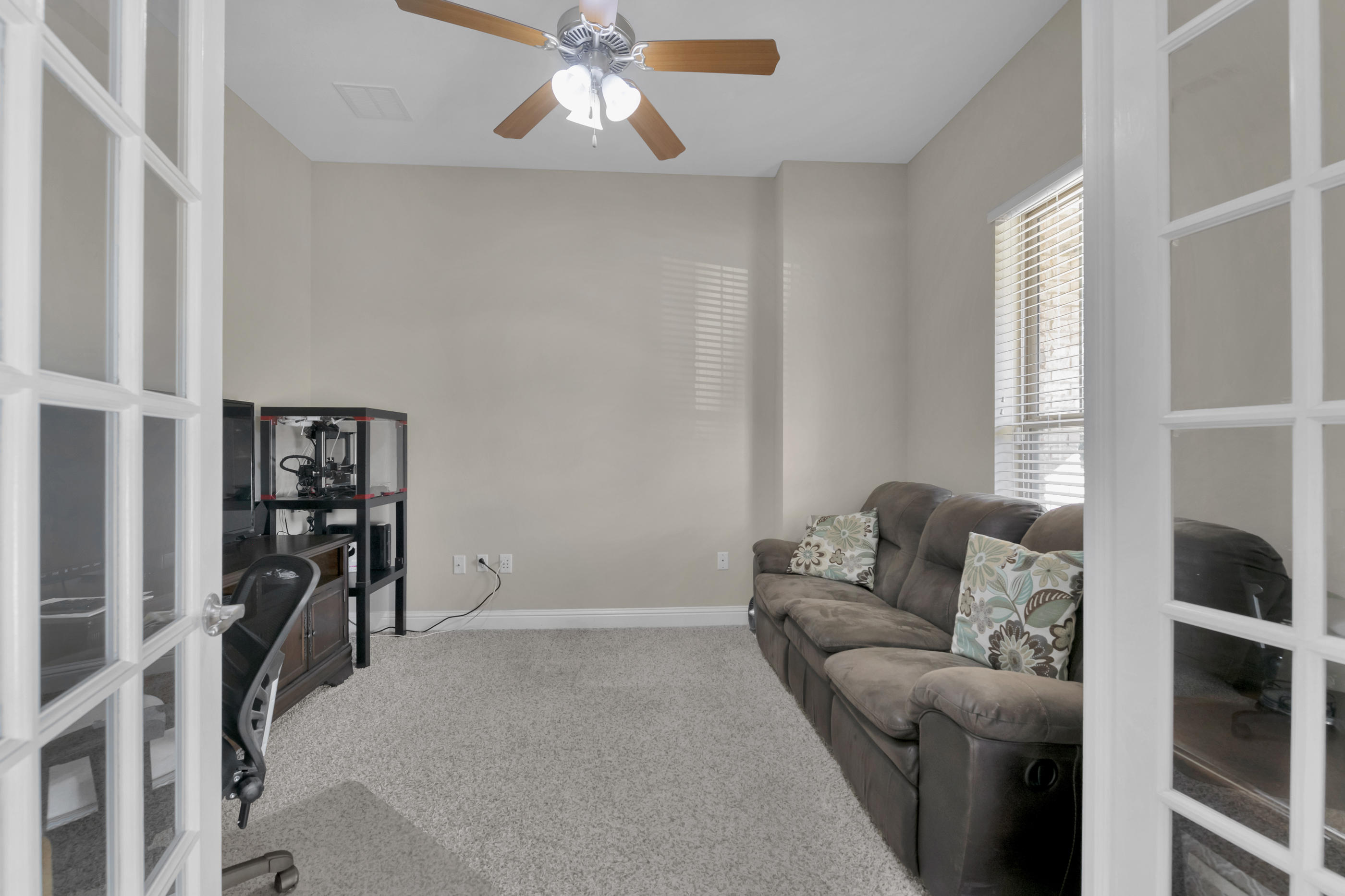 WINDMEADOWS - Residential