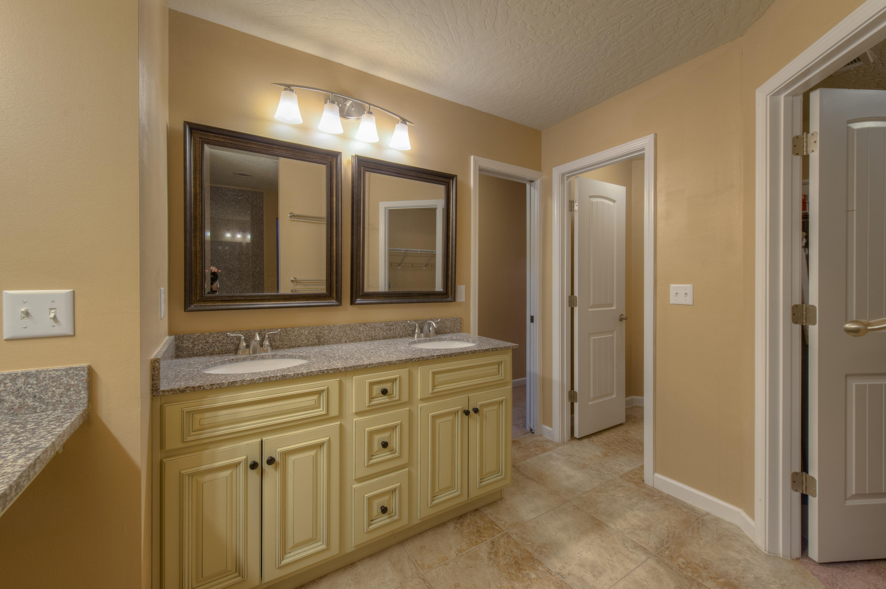 KAITLYNS PRESERVE - Residential