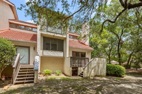 A home in Niceville