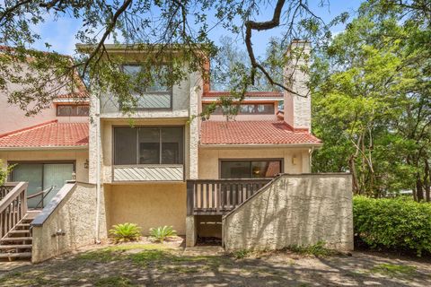 A home in Niceville