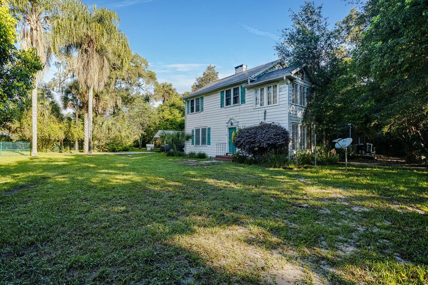 HOME IS LOCATED IN PONOMA PARK, FLTHIS BEAUTIFUL HISTORIC HOME HAS BEEN HAS BEEN WELL KEPT AND WAS RENOVATED IN 2010. THE PROPERTY SITS ON .82 ACRES(+/-) OF FULLY FENCED YARD (BUYER TO VERIFY). THE PROPERTY IS IN WALKING DISTANCE OF THE LOCAL CONVENIENT STORE, CITY HALL, FOOD STORES AS WELL AS THE POST OFFICE. IT NOT ONLY HAS A VERY LARGE POOL WITH SCREEN ENCLOSURE, BUT A FENCED IN YARD FOR FAMILY OUTDOOR ENTERTAINMENT AND SAFTEY!