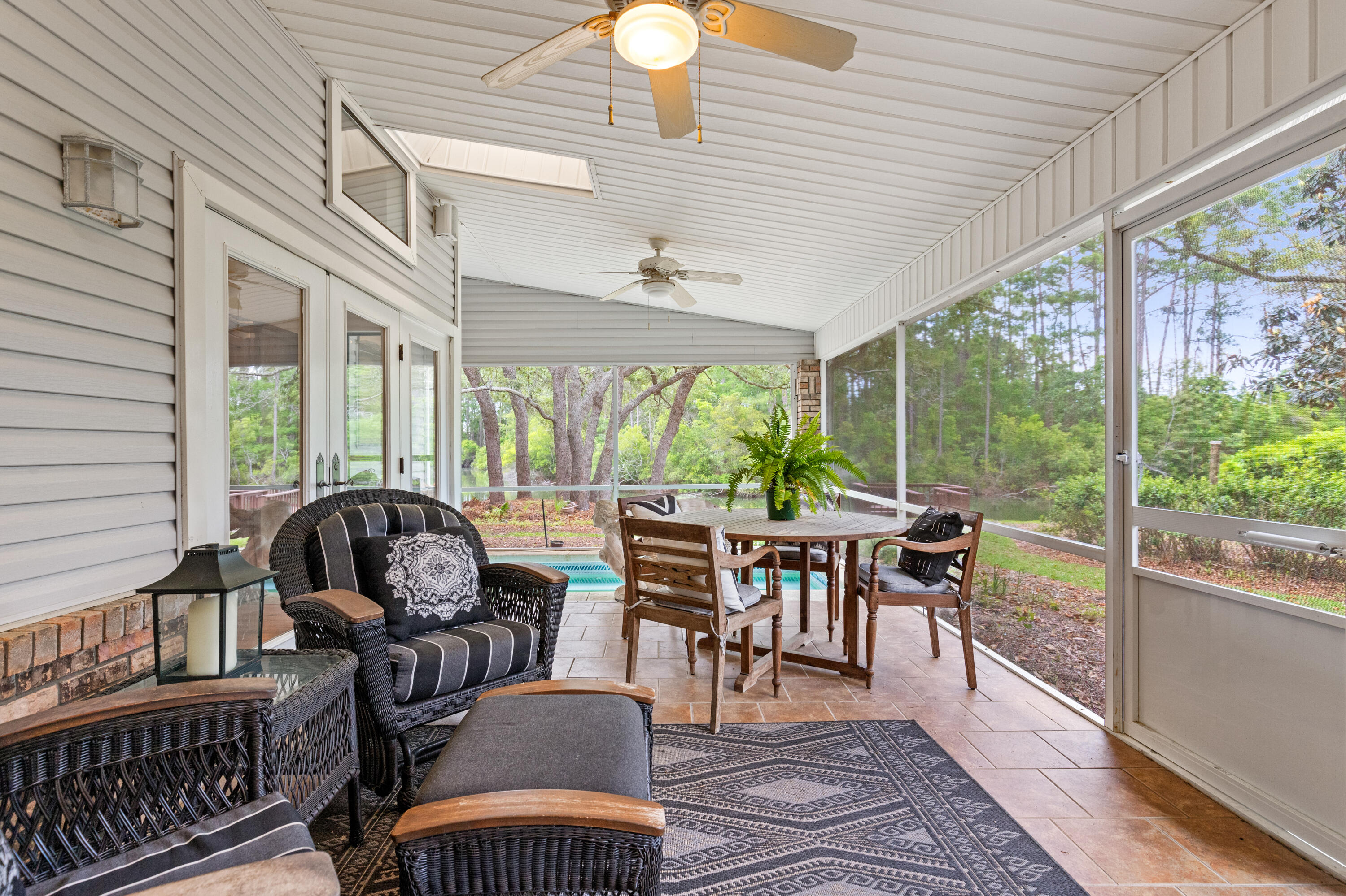 DEERWOOD - Residential Lease