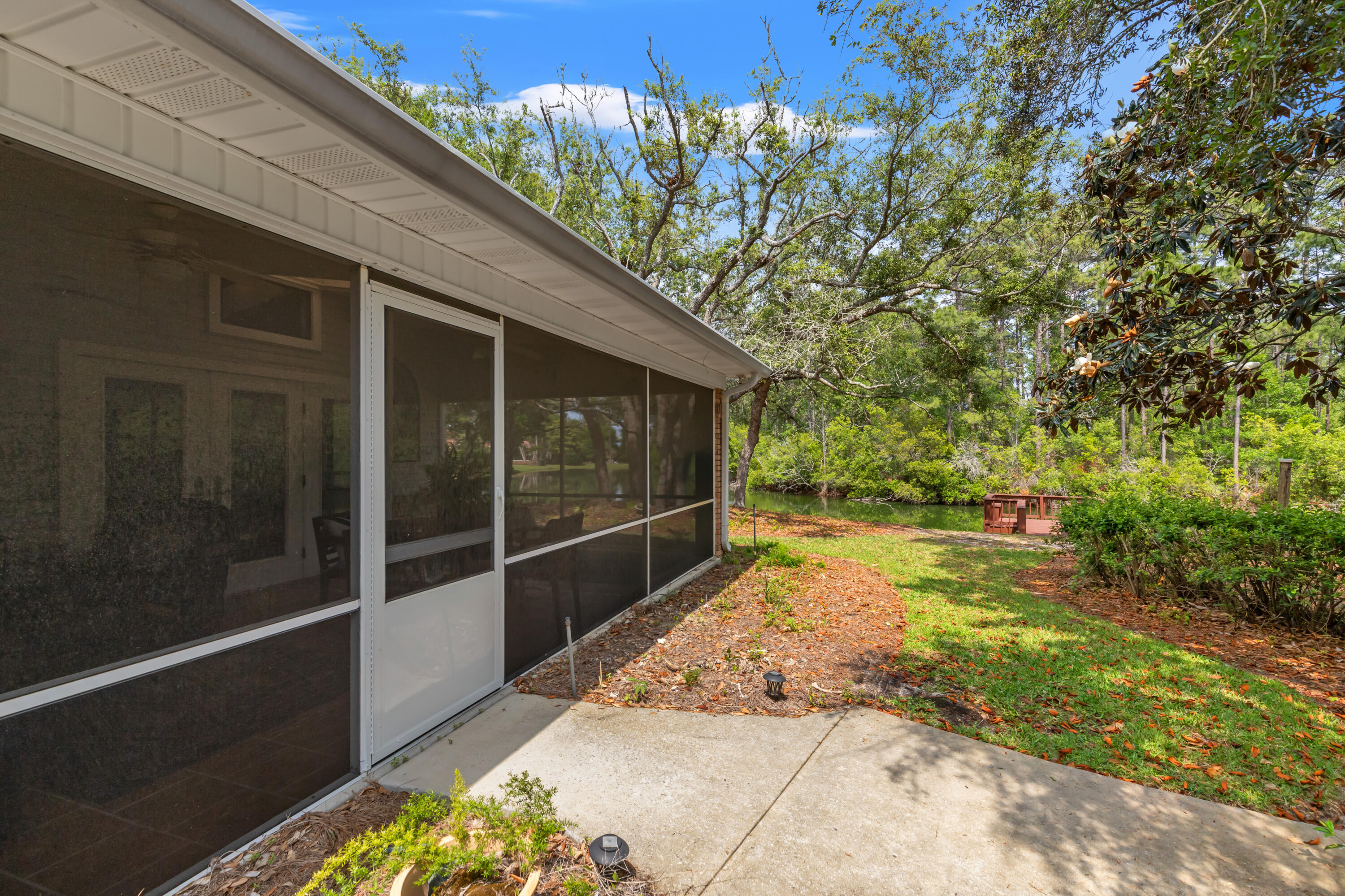 DEERWOOD - Residential Lease