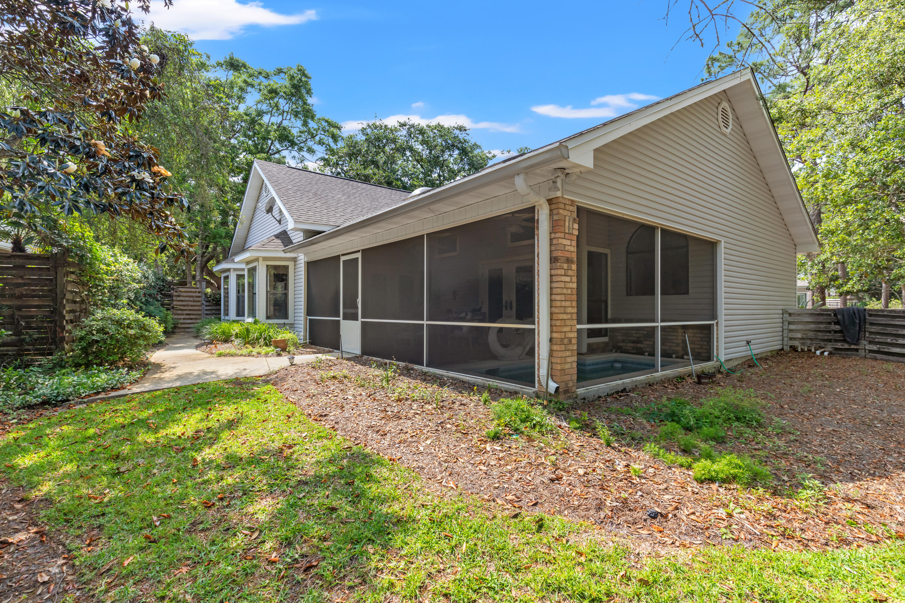 DEERWOOD - Residential Lease