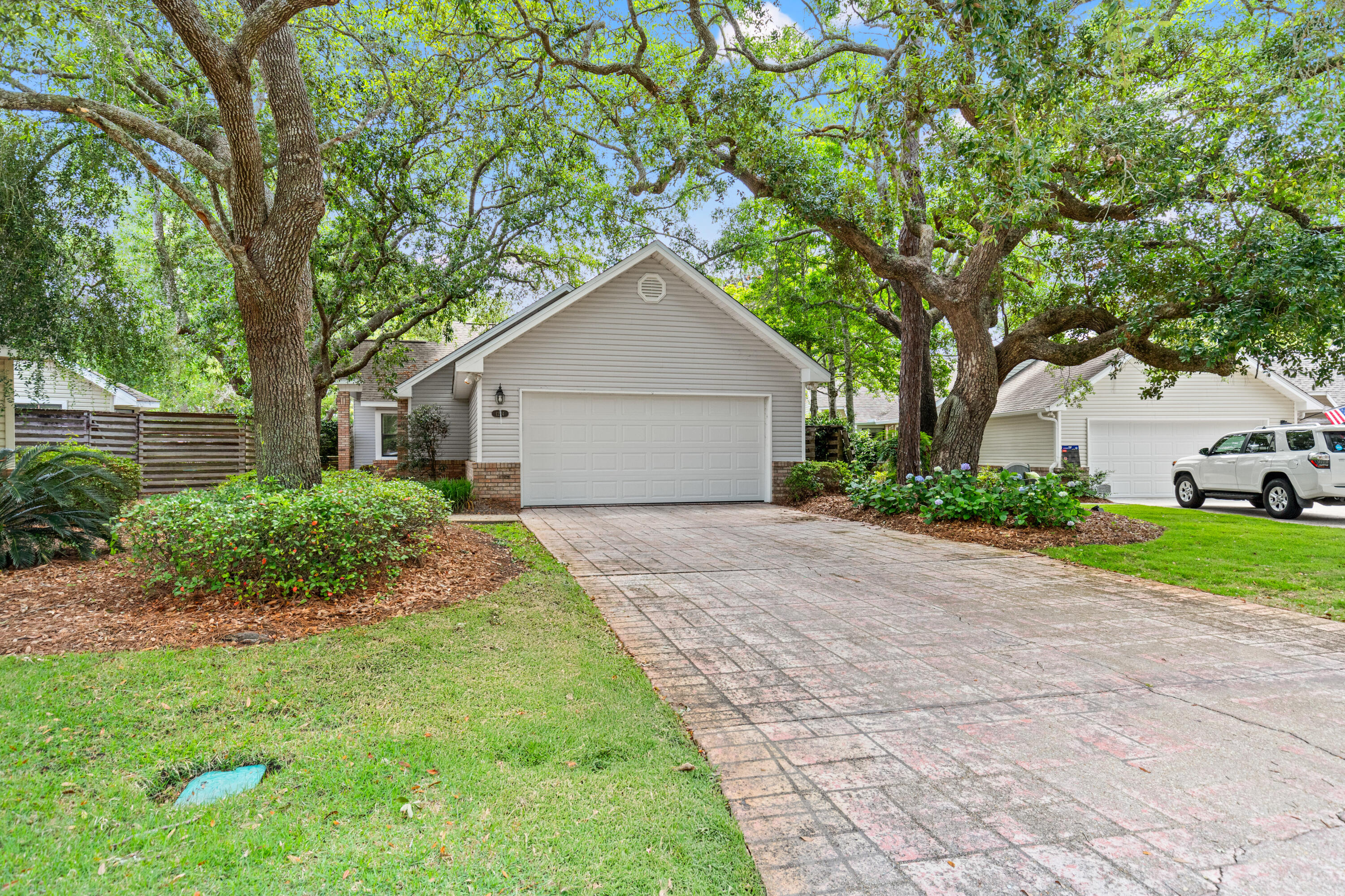 DEERWOOD - Residential Lease