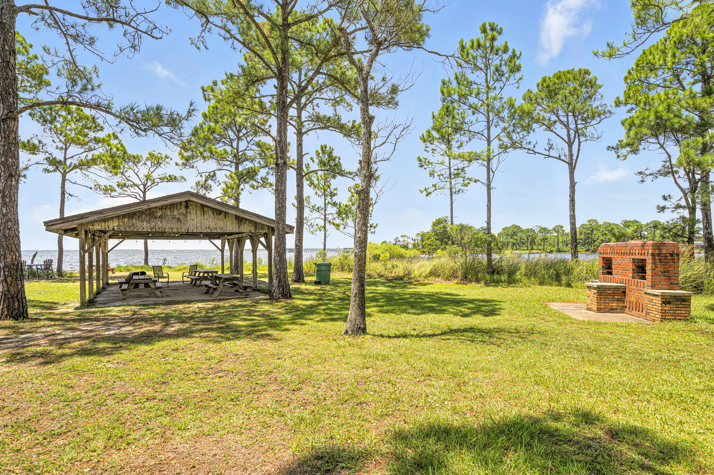 RAINTREE ESTATES - Residential