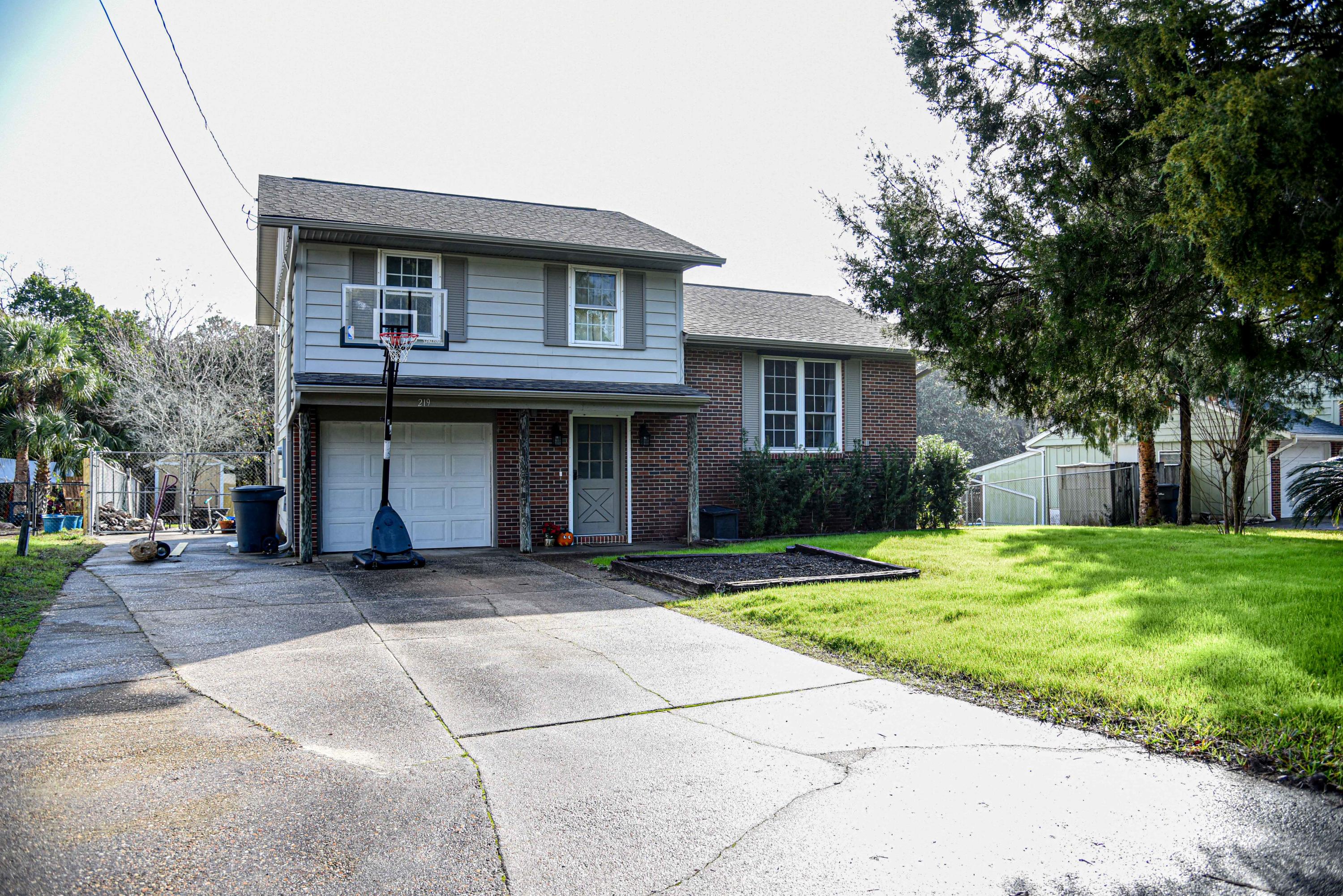 BAYOU WOODS - Residential