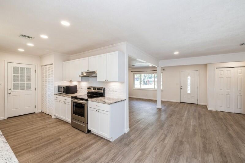 BAYOU WOODS - Residential