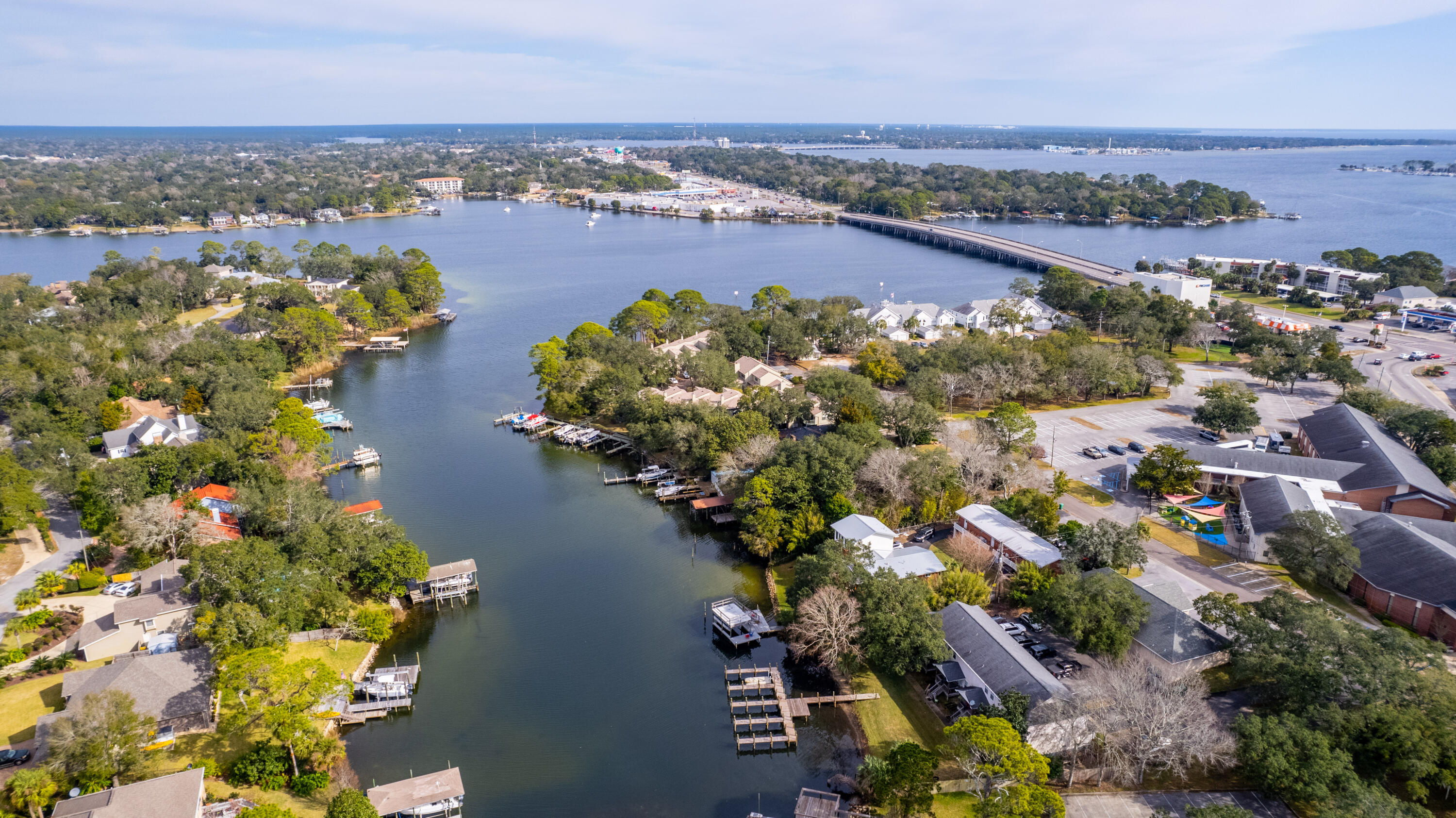 CINCO BAYOU - Residential