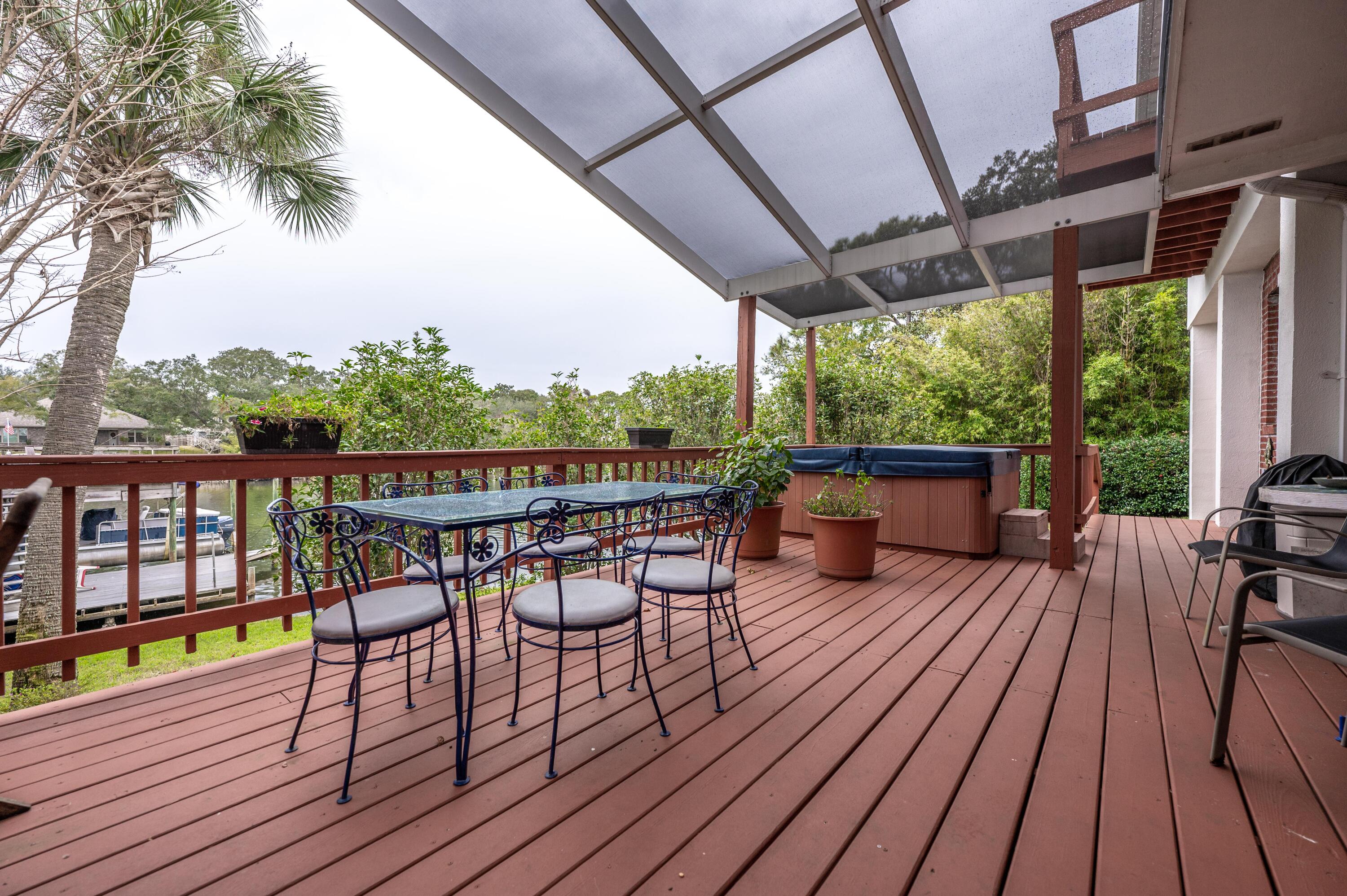 CINCO BAYOU - Residential