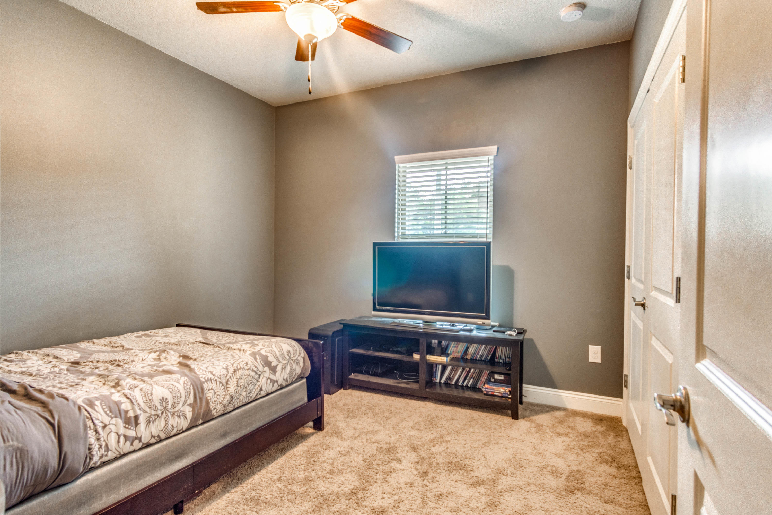 CRESCENT SHORES - Residential