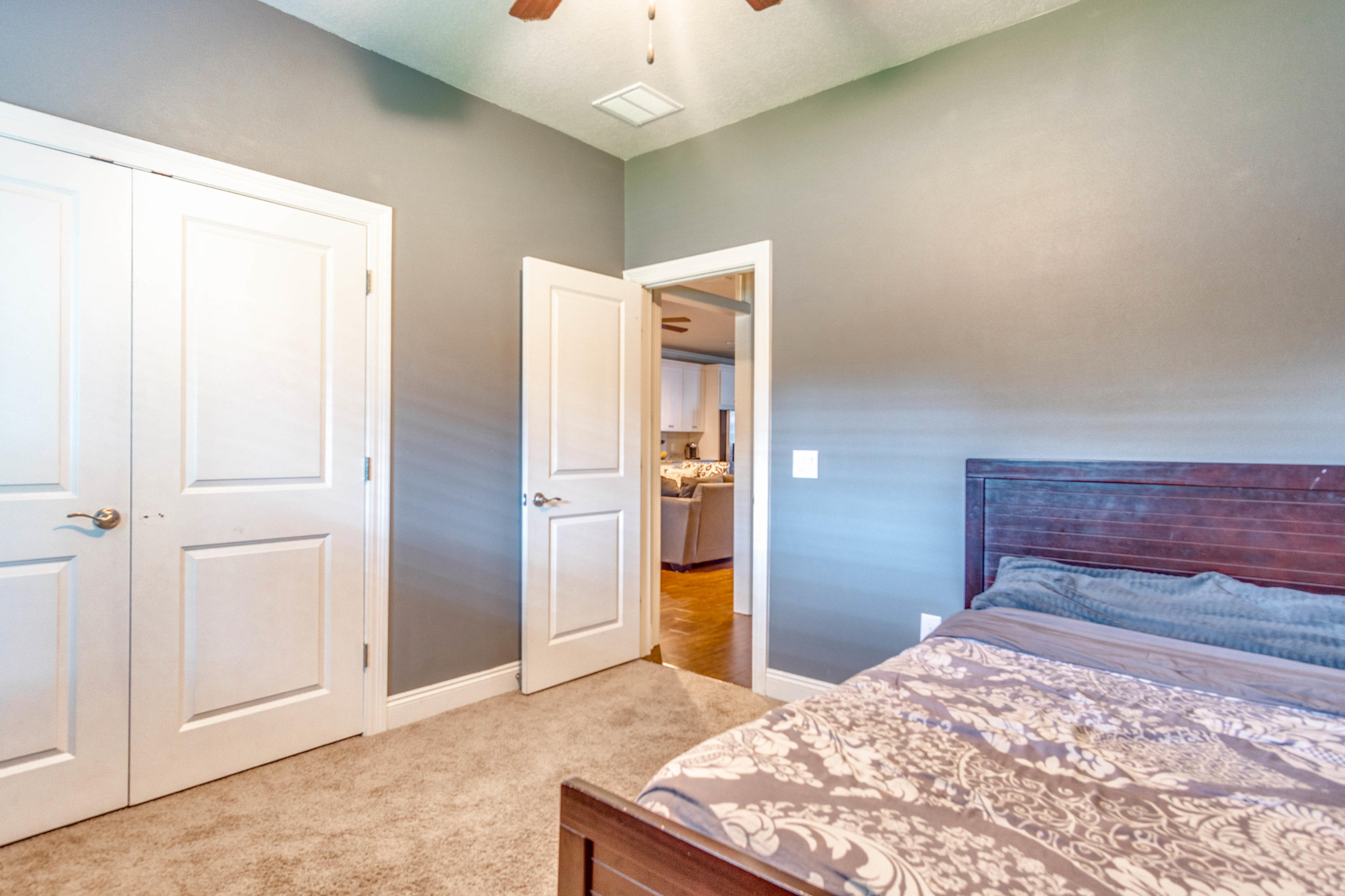 CRESCENT SHORES - Residential