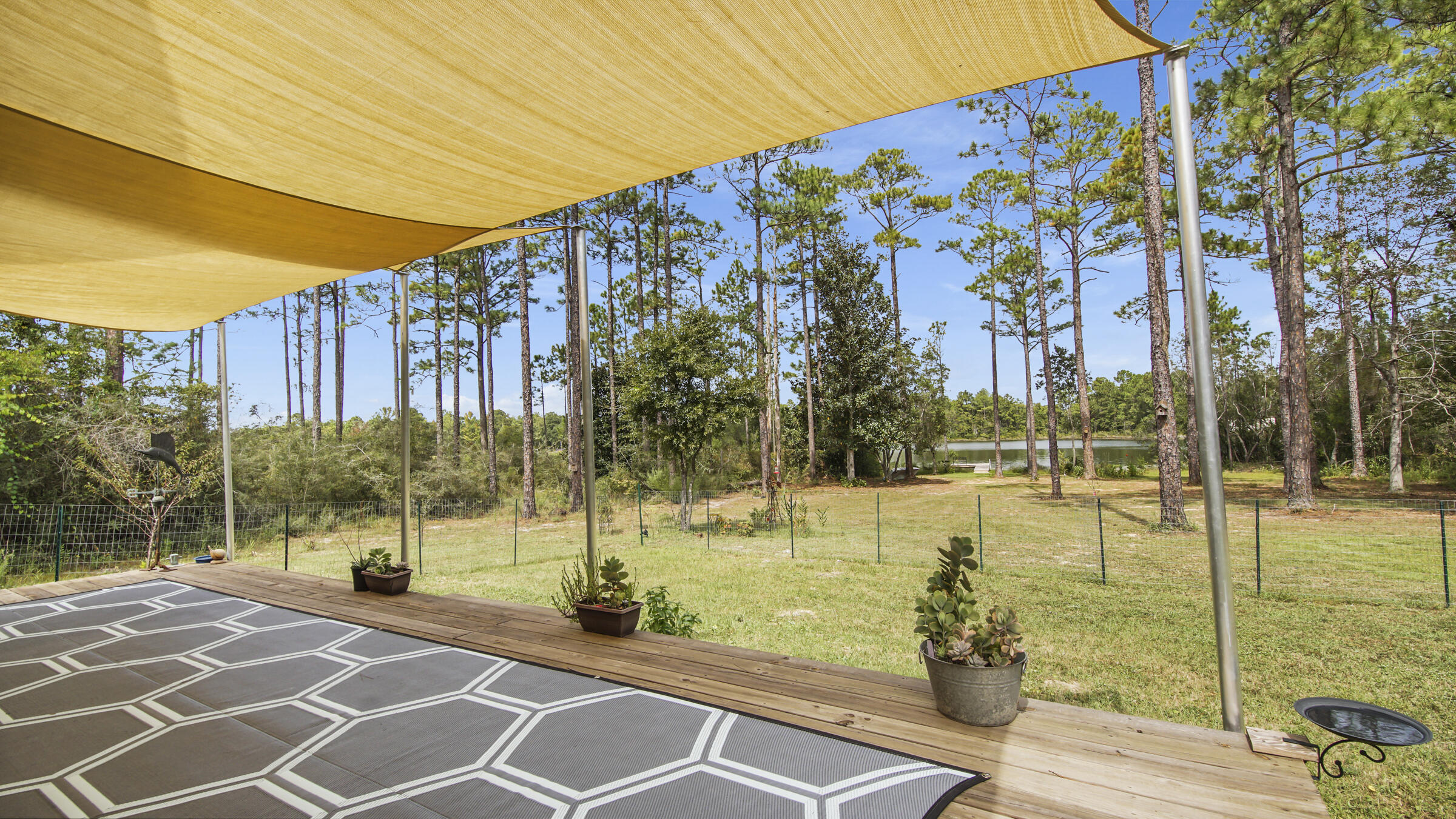 IMPERIAL LAKES - Residential