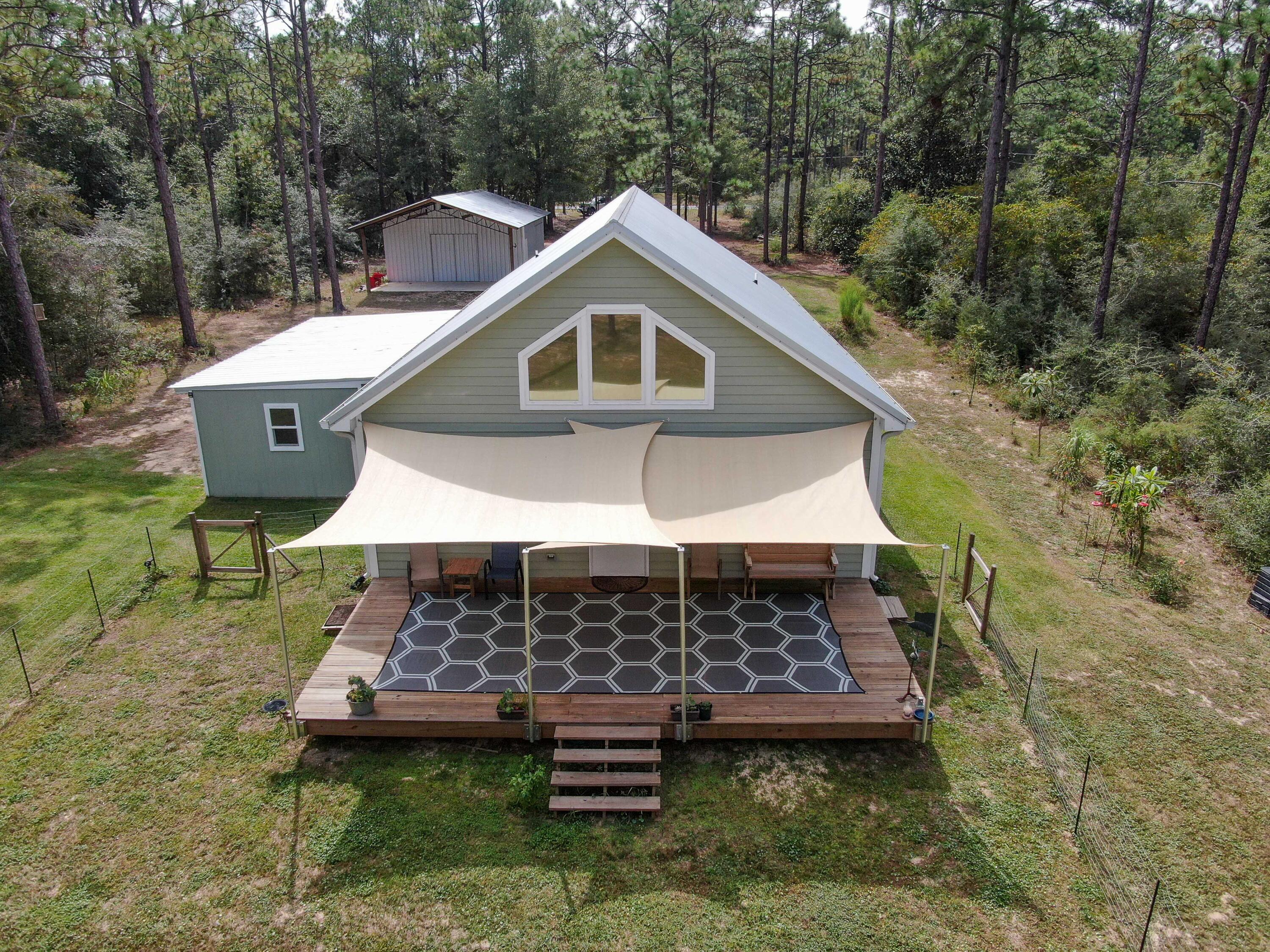 IMPERIAL LAKES - Residential