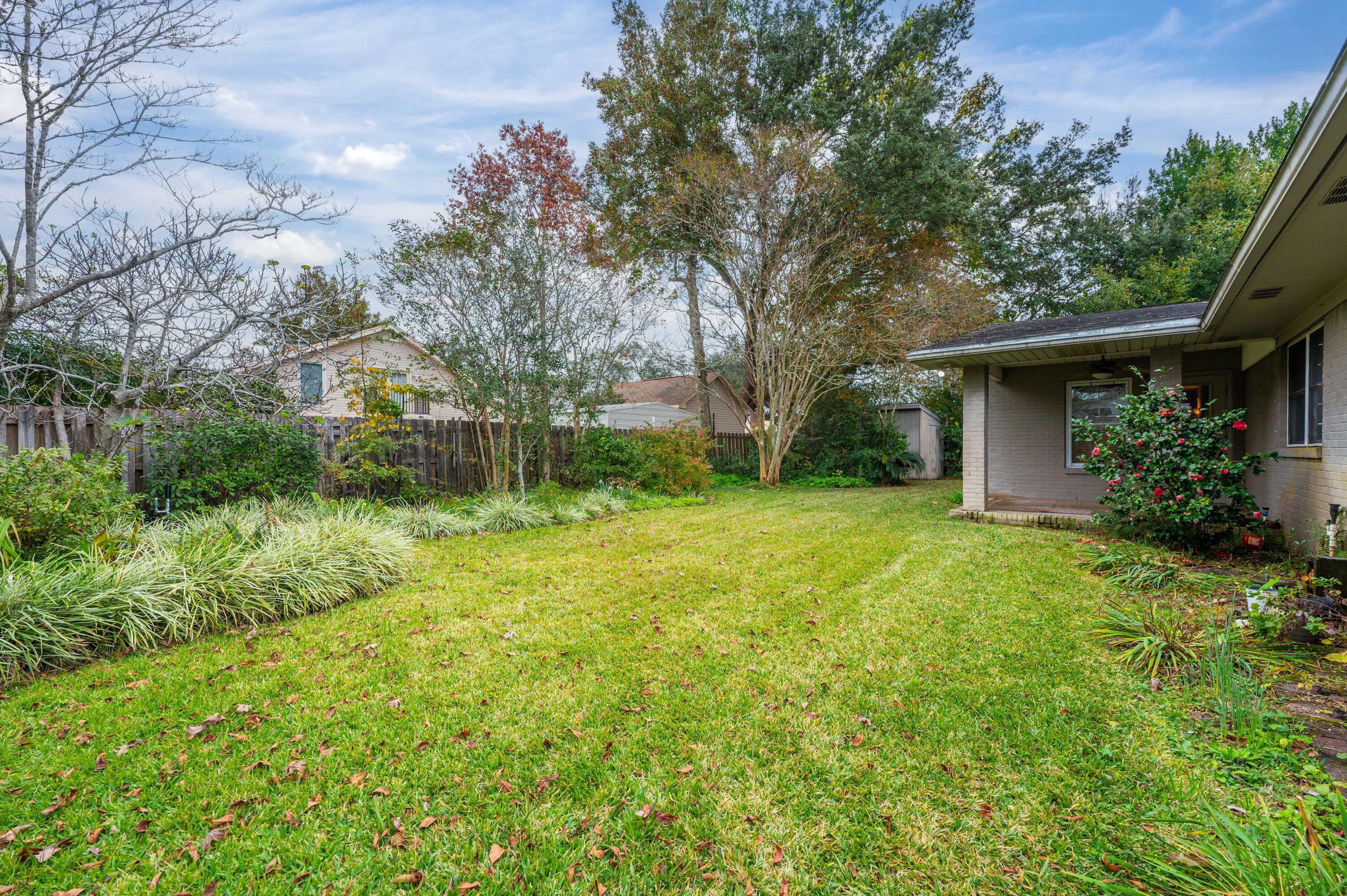 LAKE LORRAINE ESTATES - Residential