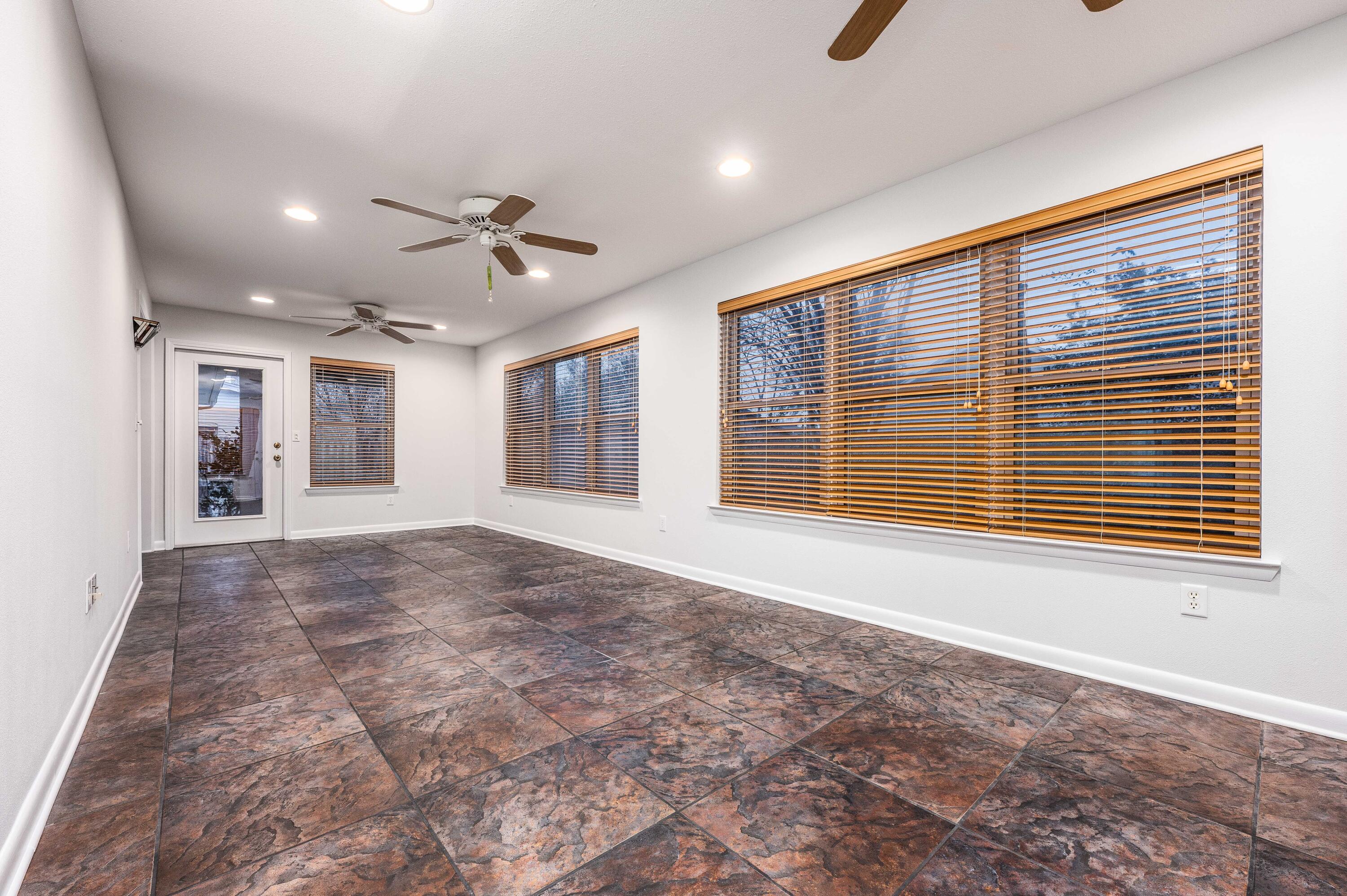 LAKE LORRAINE ESTATES - Residential