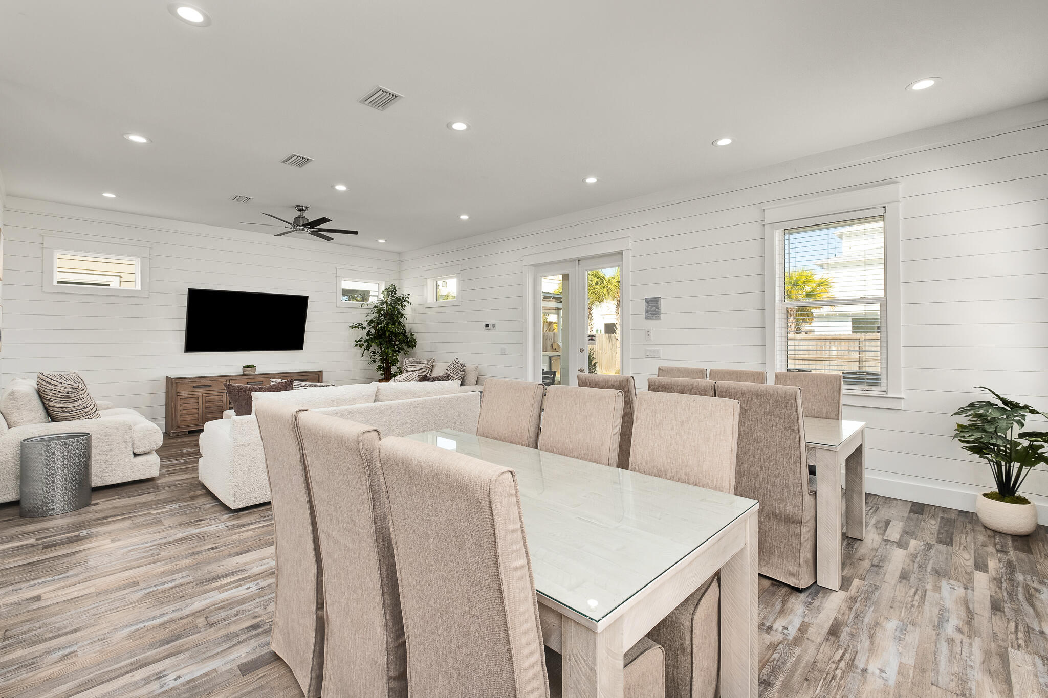 FRANGISTA BEACH 1ST ADDN - Residential