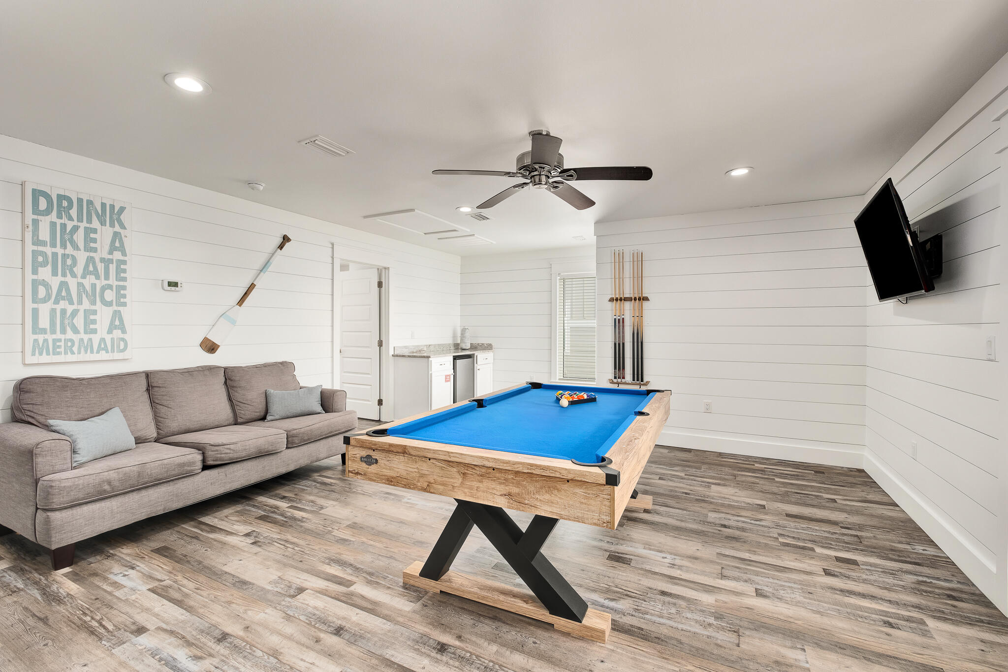 FRANGISTA BEACH 1ST ADDN - Residential