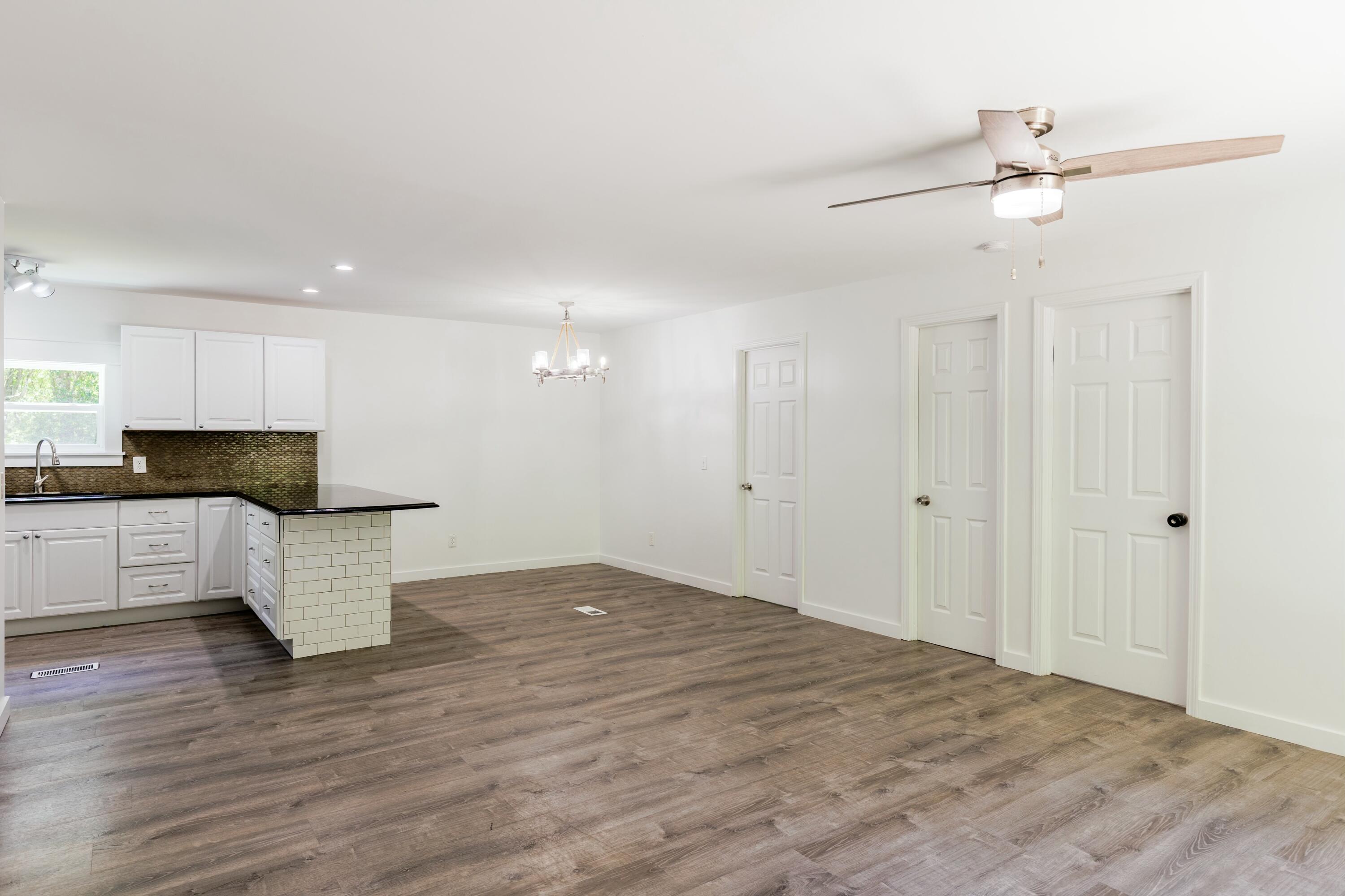 CREEKSIDE - Residential