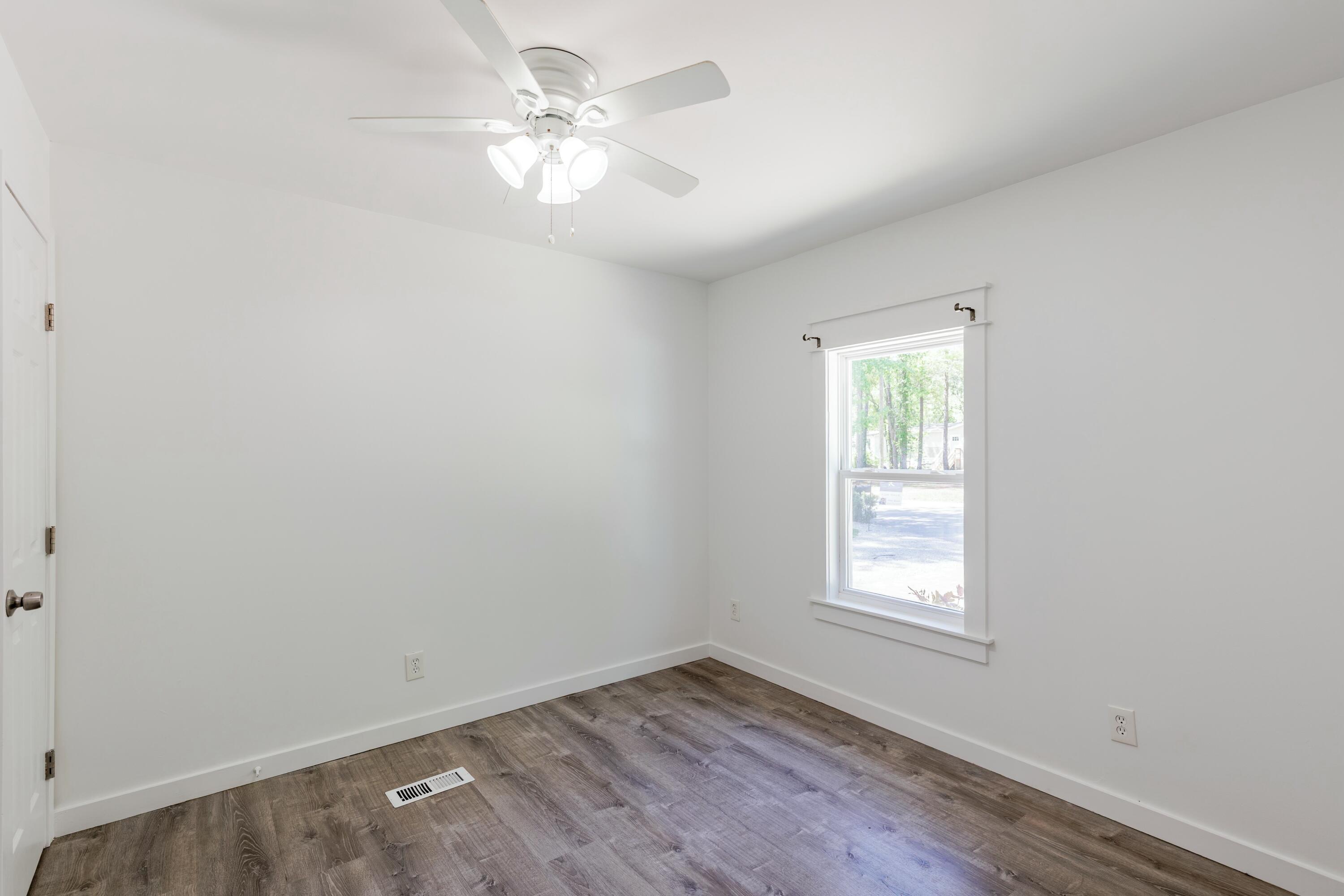 CREEKSIDE - Residential