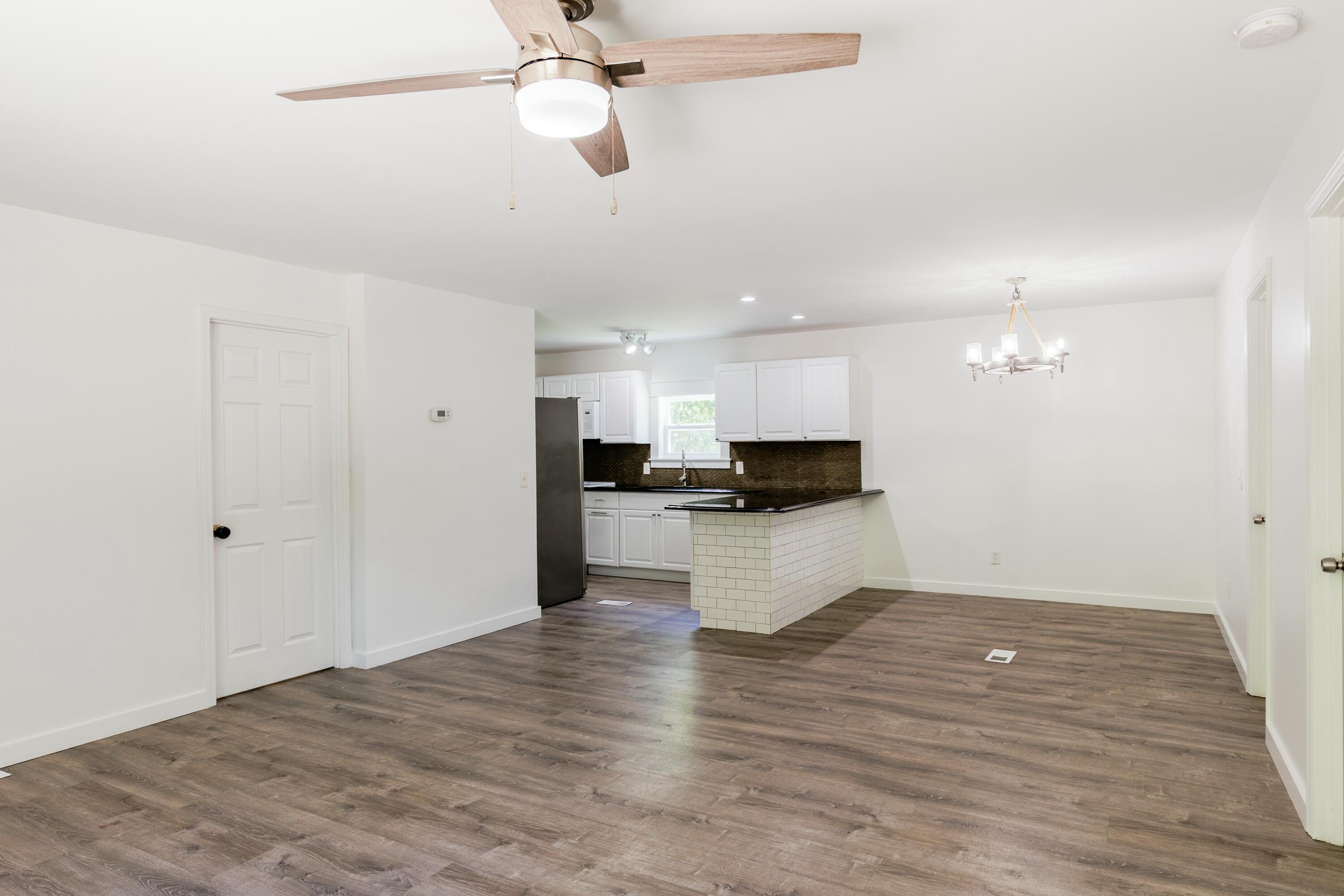 CREEKSIDE - Residential