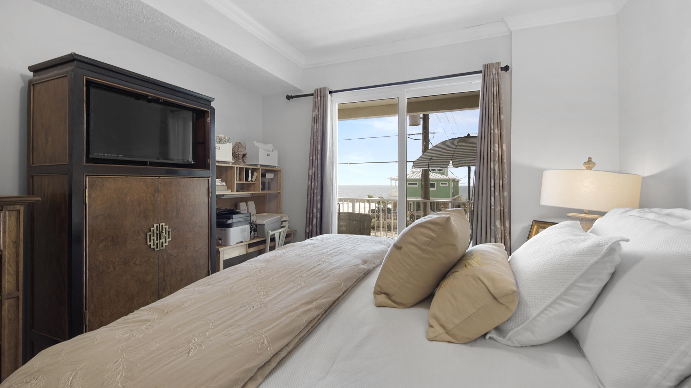 Summerhouse - Residential