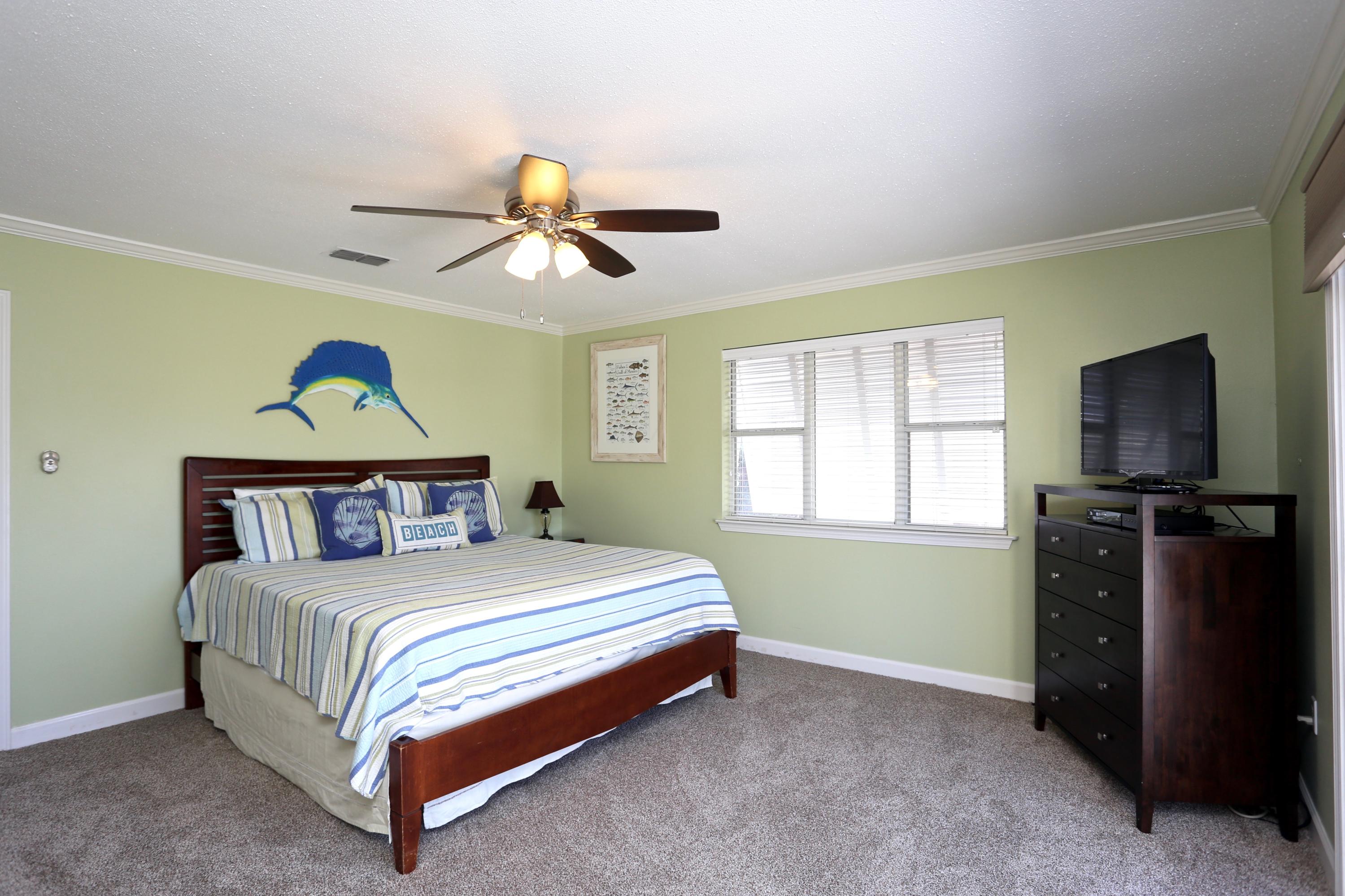 HOLIDSAY ISLE LOT 3 BLK E - Residential