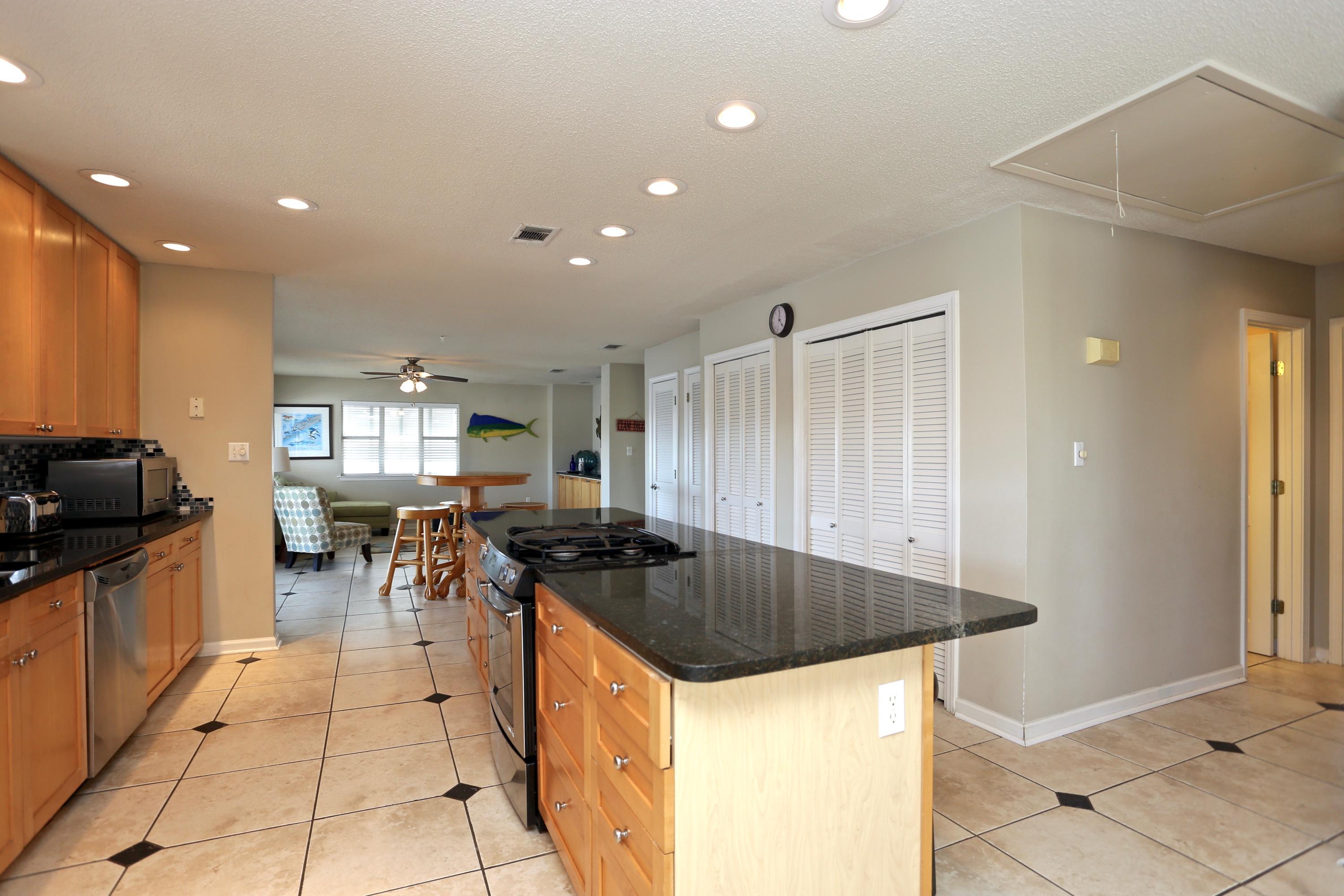 HOLIDSAY ISLE LOT 3 BLK E - Residential